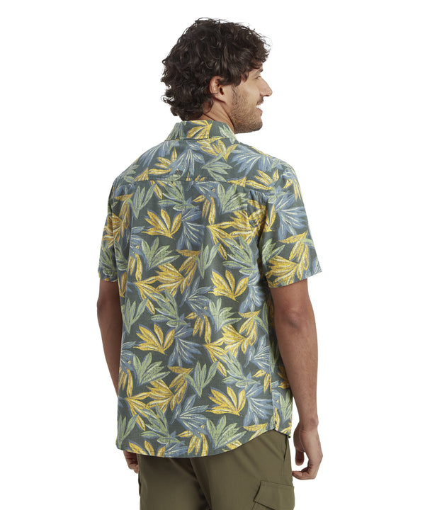sherpa-adventure-gear-mens-havai-short-sleeve-shirt-green-SM11048-810-model-05.png