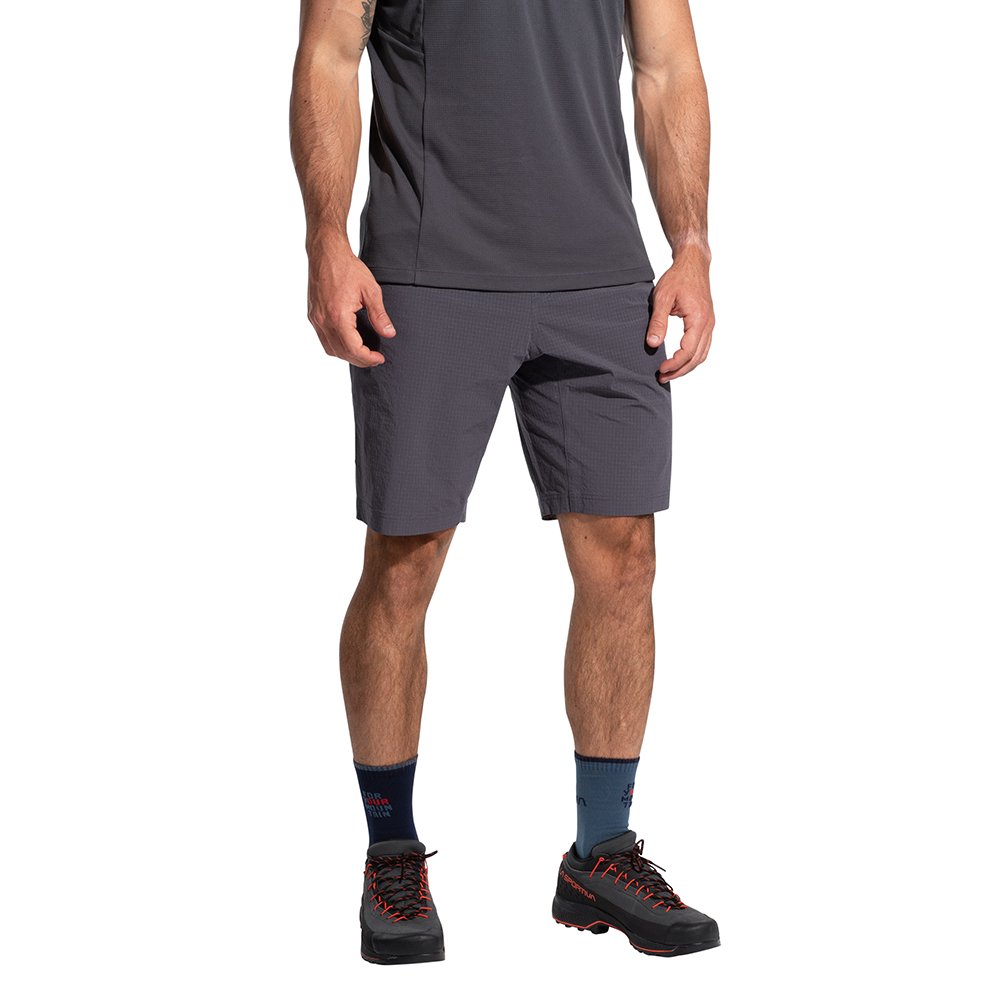 s28_919004_helixir_shorts_m_onyx_chalk_1_3.jpg