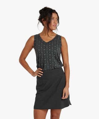 sherpa-adventure-gear-womens-neha-v-neck-tank-SW20013-136-black-model-02.png
