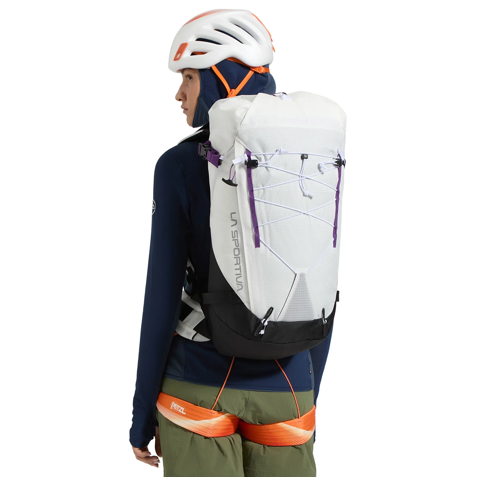 ZEMP002_W04K00_Granite_32_Backpack_Chalk_Black_10.webp