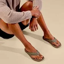 Olukai- M Maha Slide Sandal (M 10)