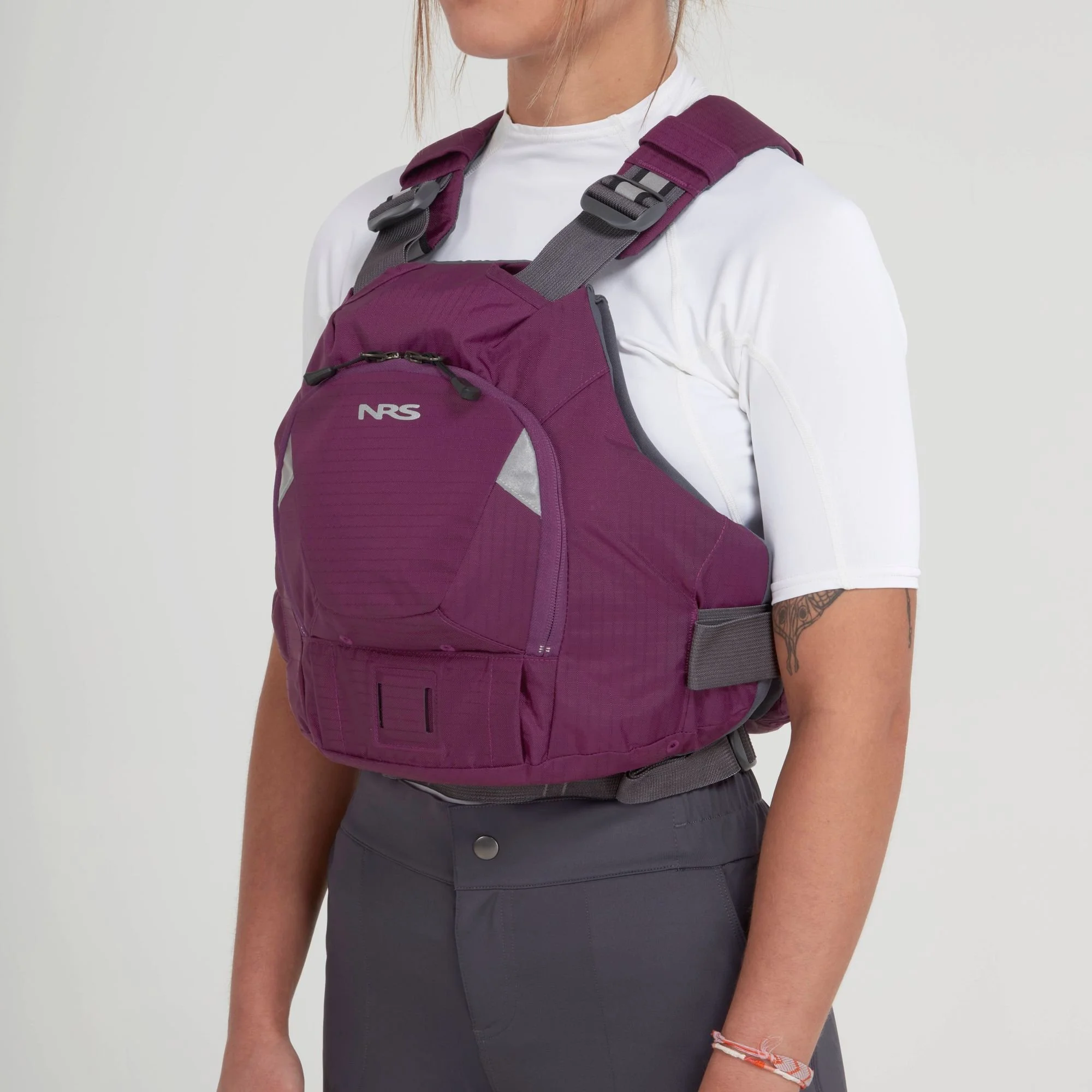 40013_05_Plum_Model_Left_052224_2000x2000.jpg