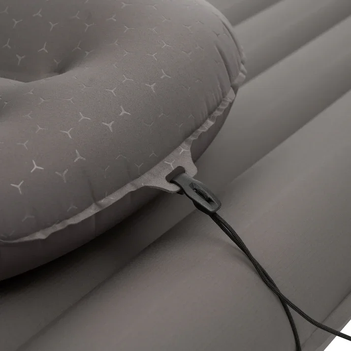 Ultra-Pillow-Detail-Pillow-Link-SS26.webp