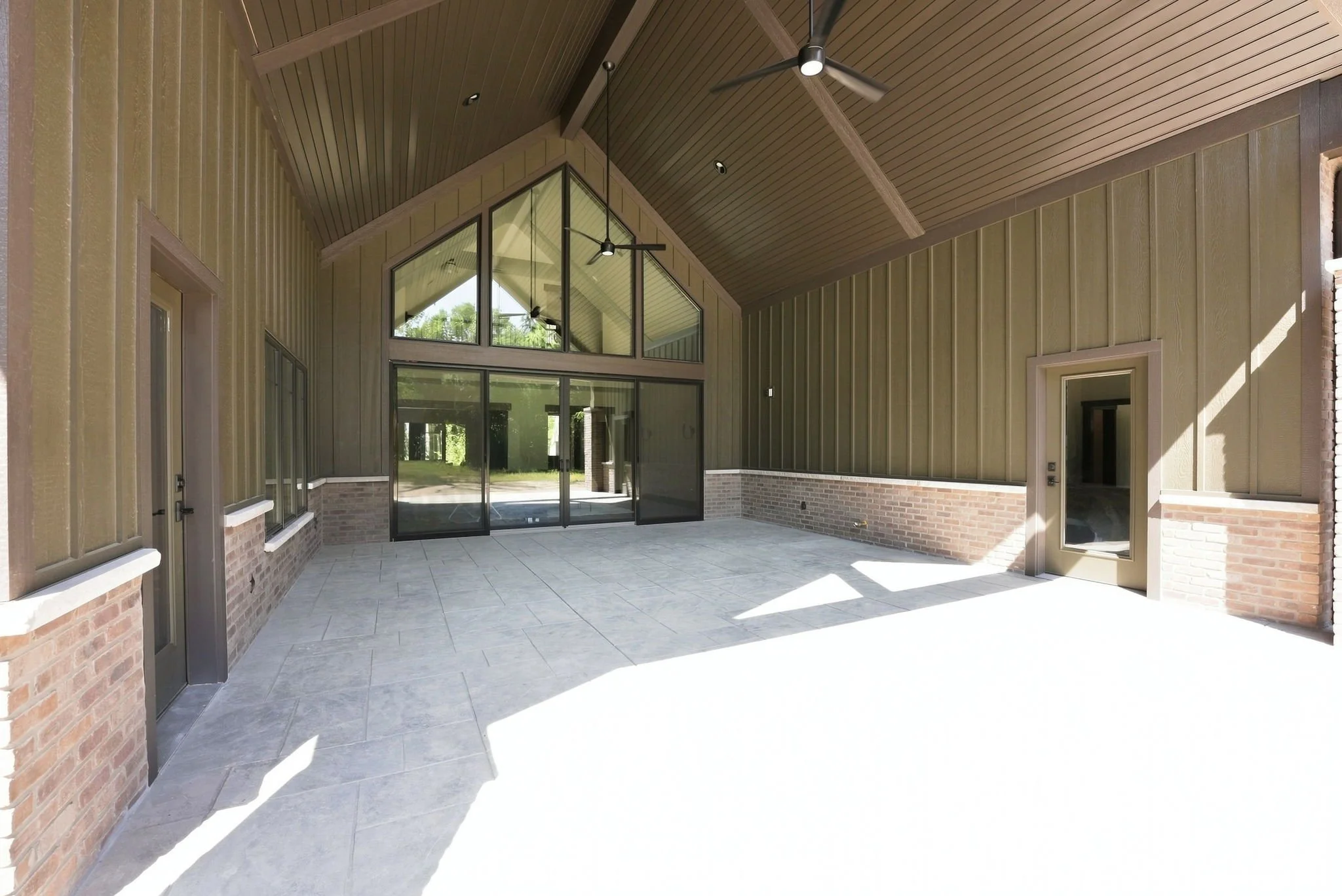 16-web-or-mls-18906 Hand Rd-25.jpg