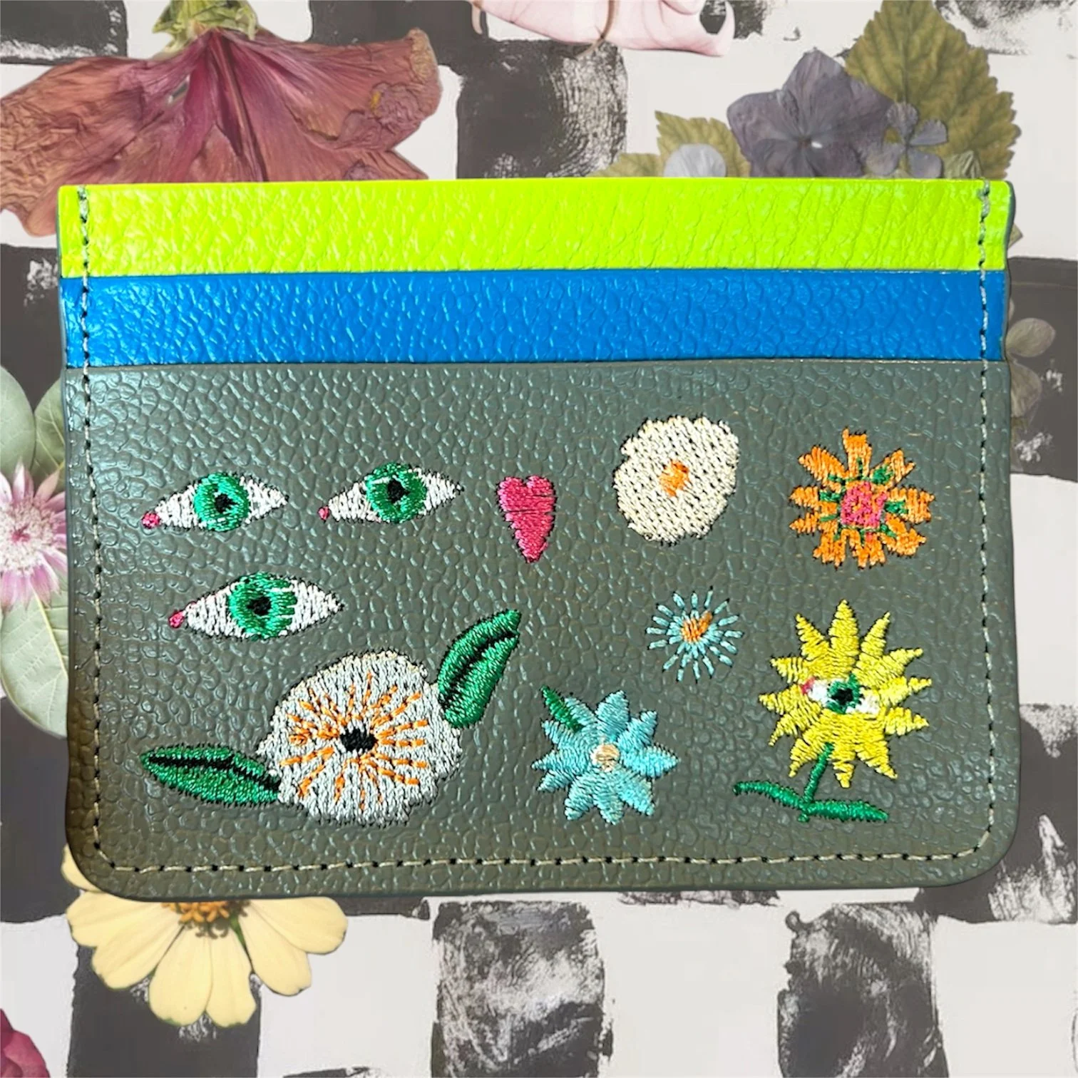 GREY FLORALIA GRAY FILIUM CARD HOLDER