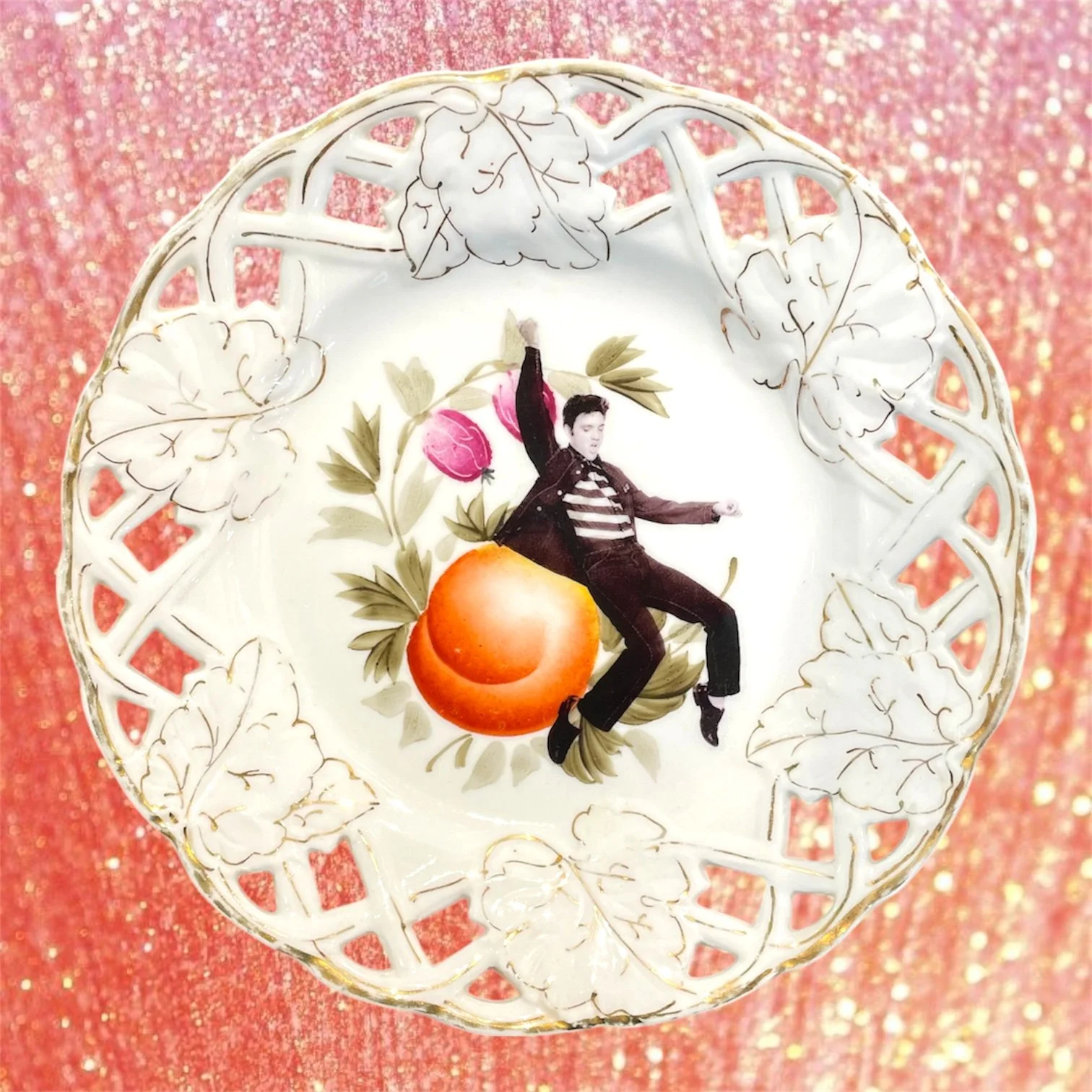 ELVIS PRESLEY PEACH LATTICE PLATE