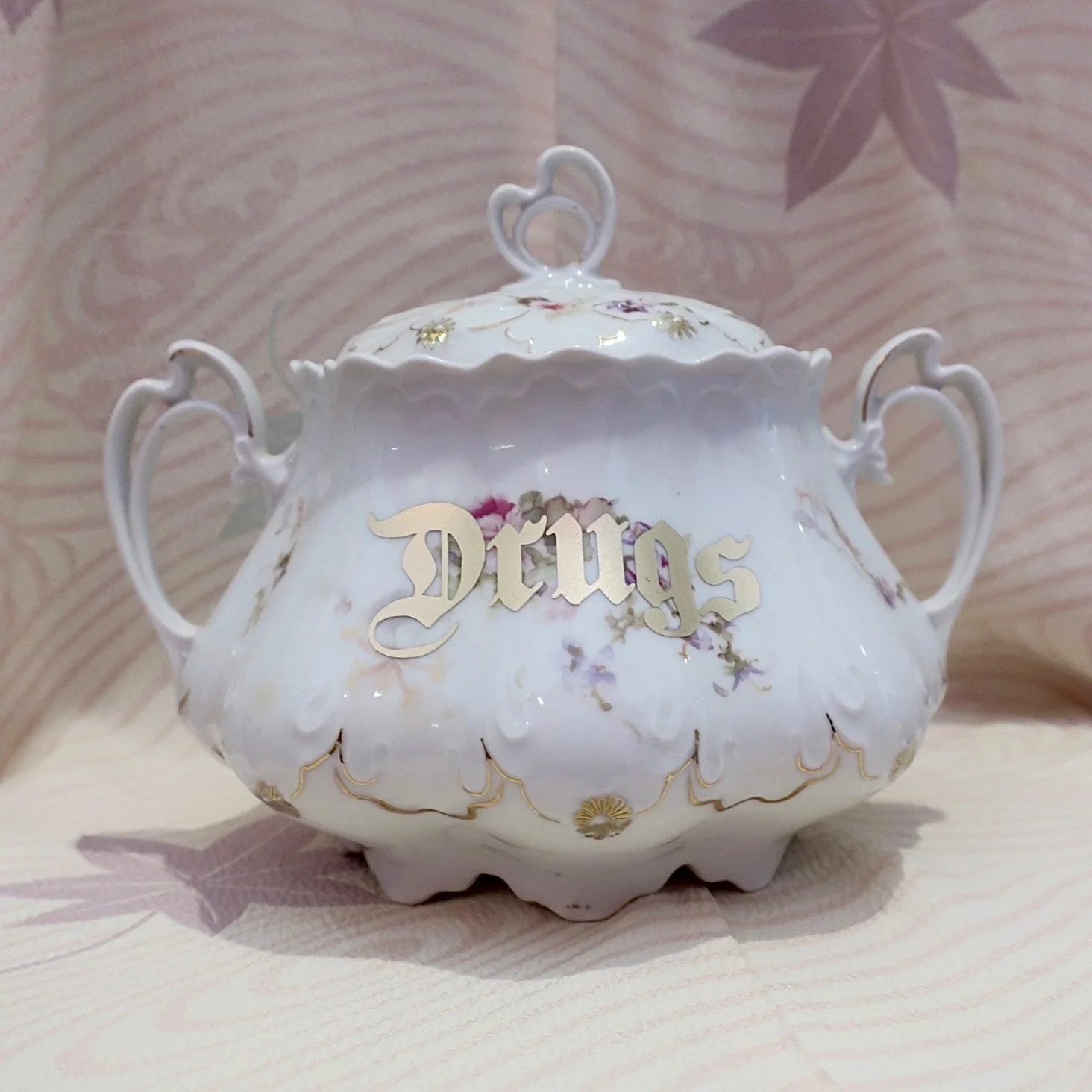 DRUGS LARGE TREAT DISH
