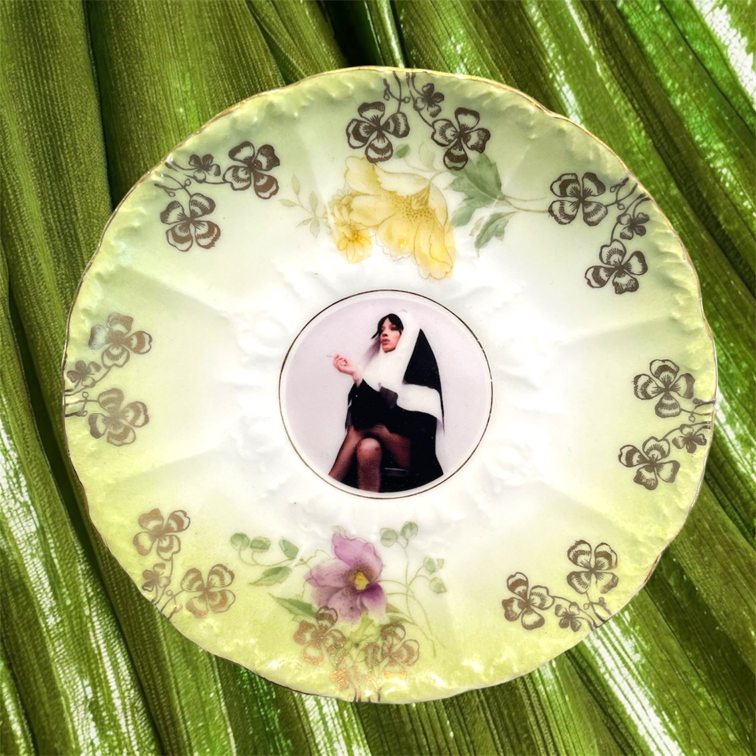LILY ALLEN GREEN PLATE