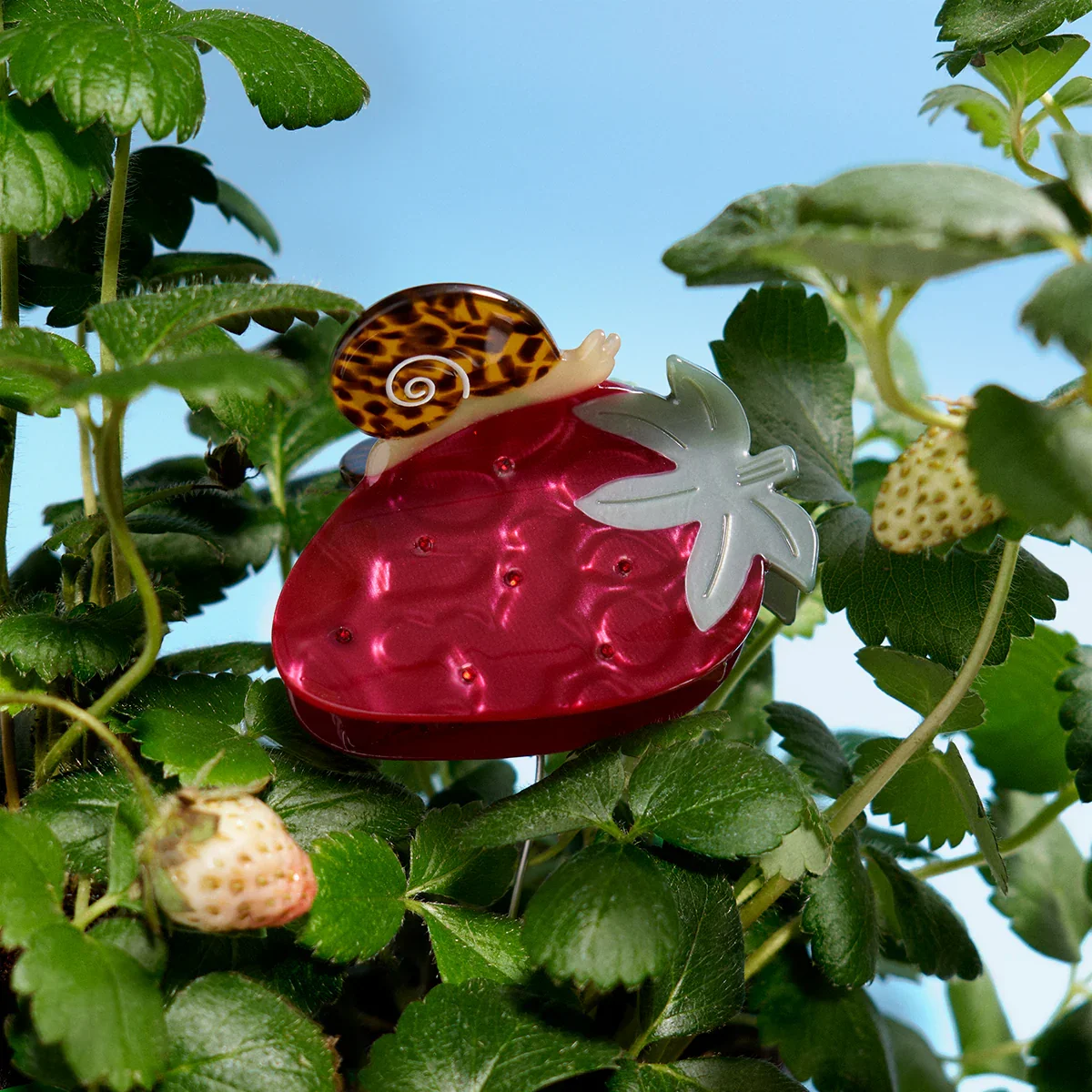 STRAWBERRY GARDEN SNAIL FRUIT HAIR CLIP