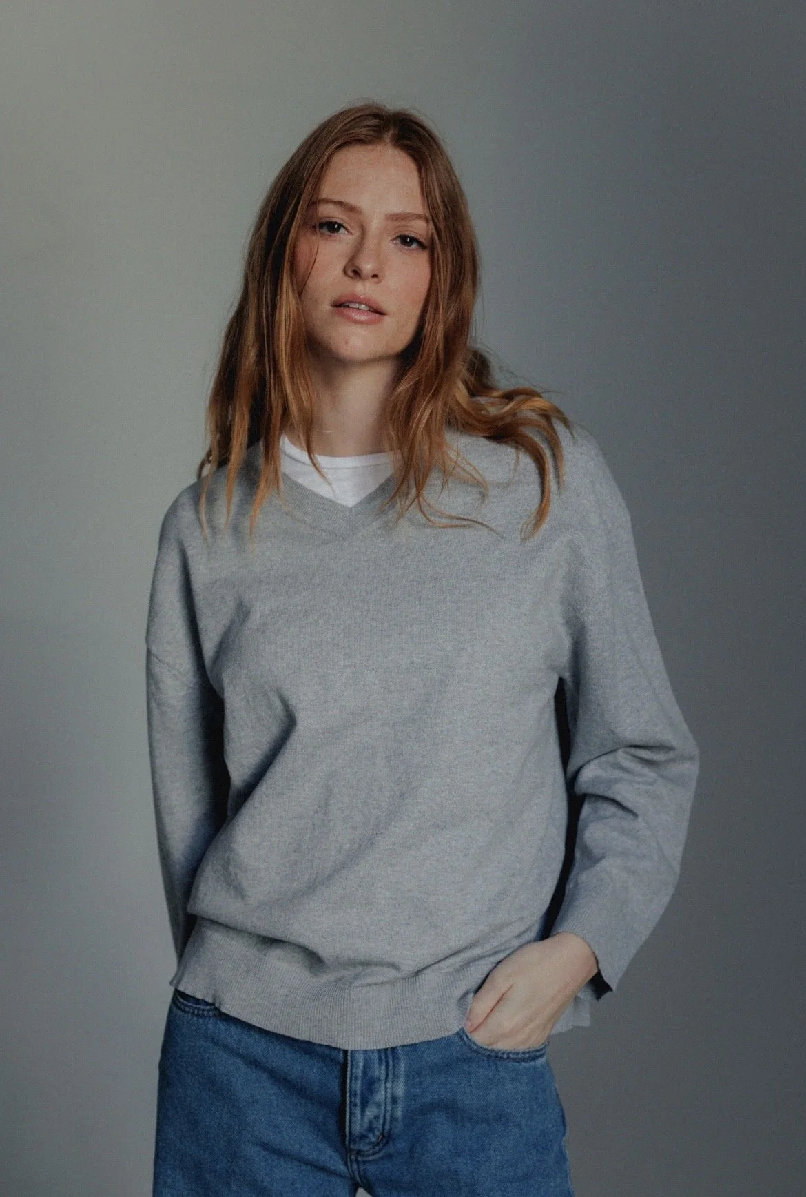 SKYE V-NECK PULLOVER