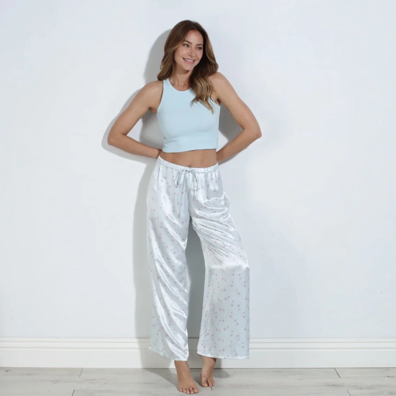 CLOWDY AQUA MYA CAPRI SATIN PANT