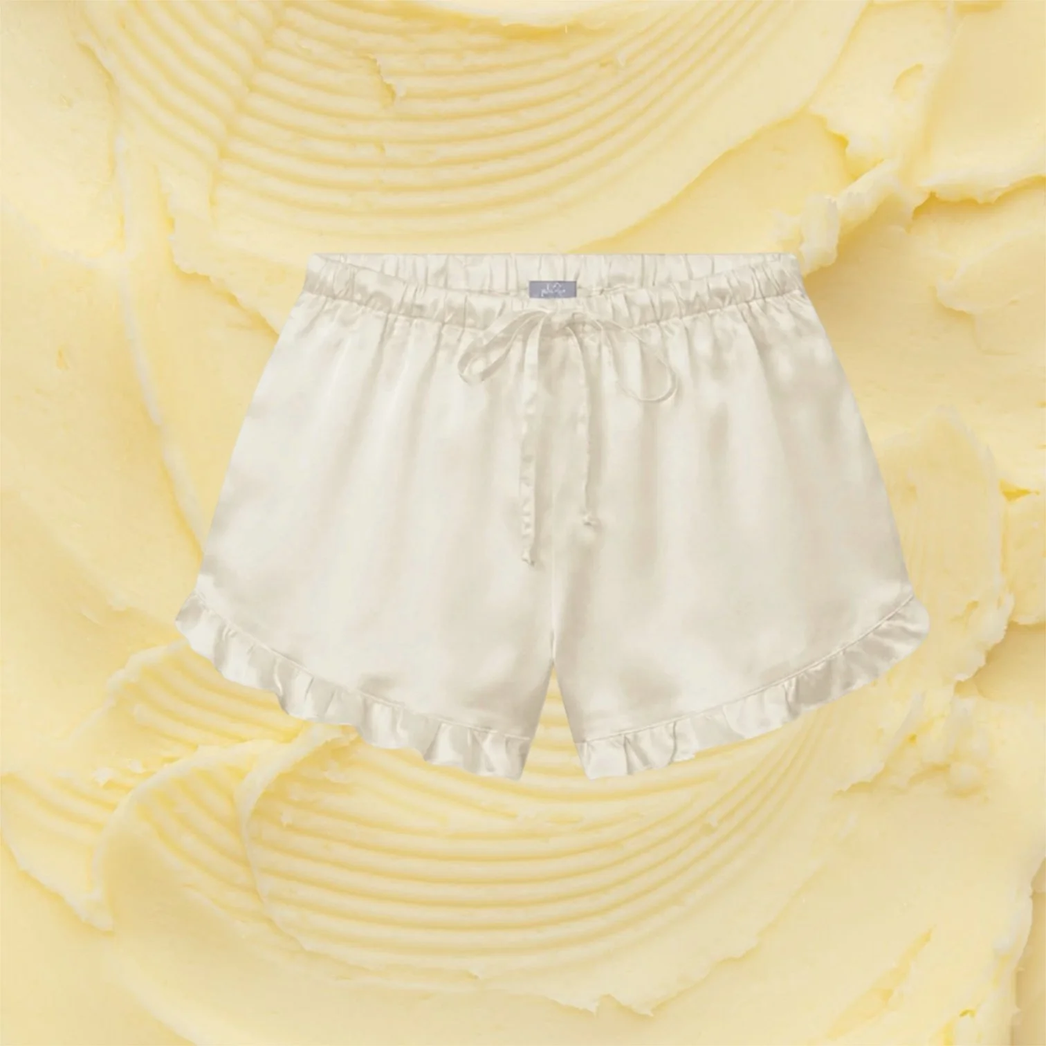 CLOUDY BUTTER SATIN RUFFLED BOXER SHORT