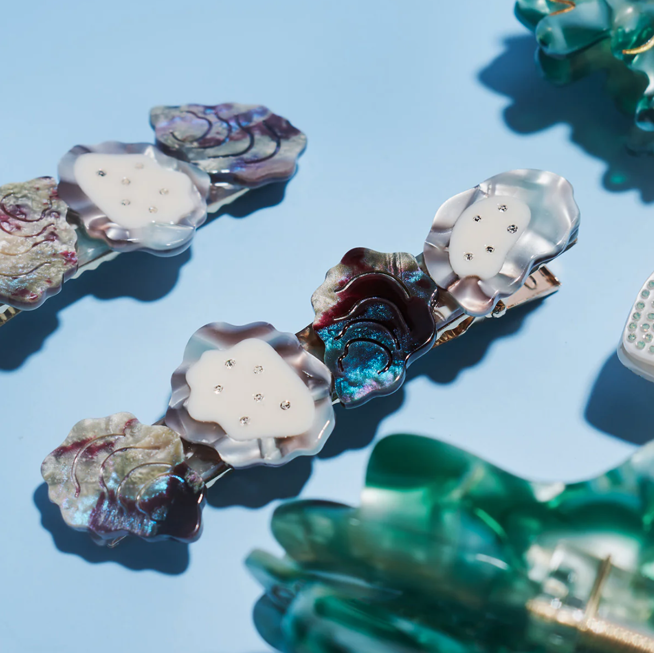 OYSTER SHELL HAIR CLIP