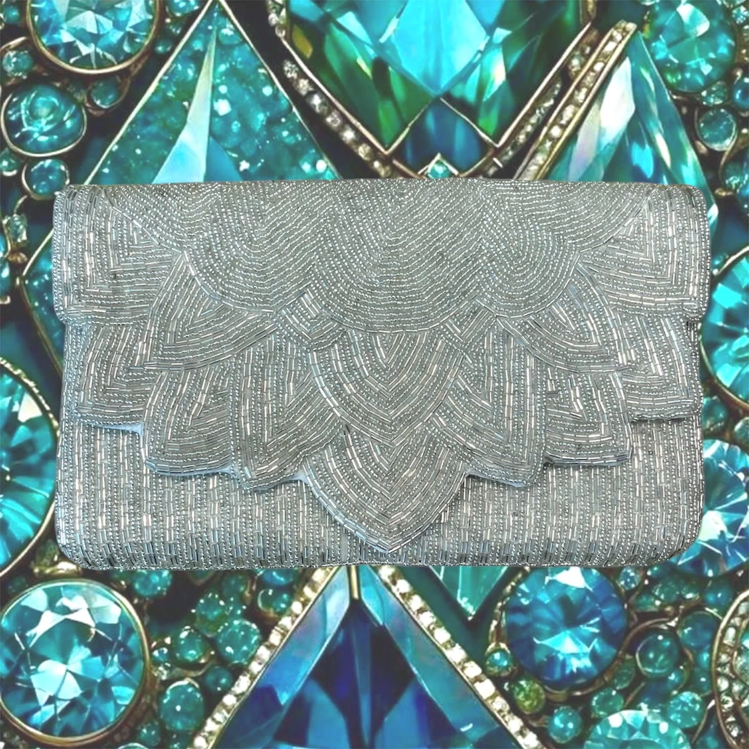 SILVER SCALLOPED BEADED CROSSBODY CLUTCH