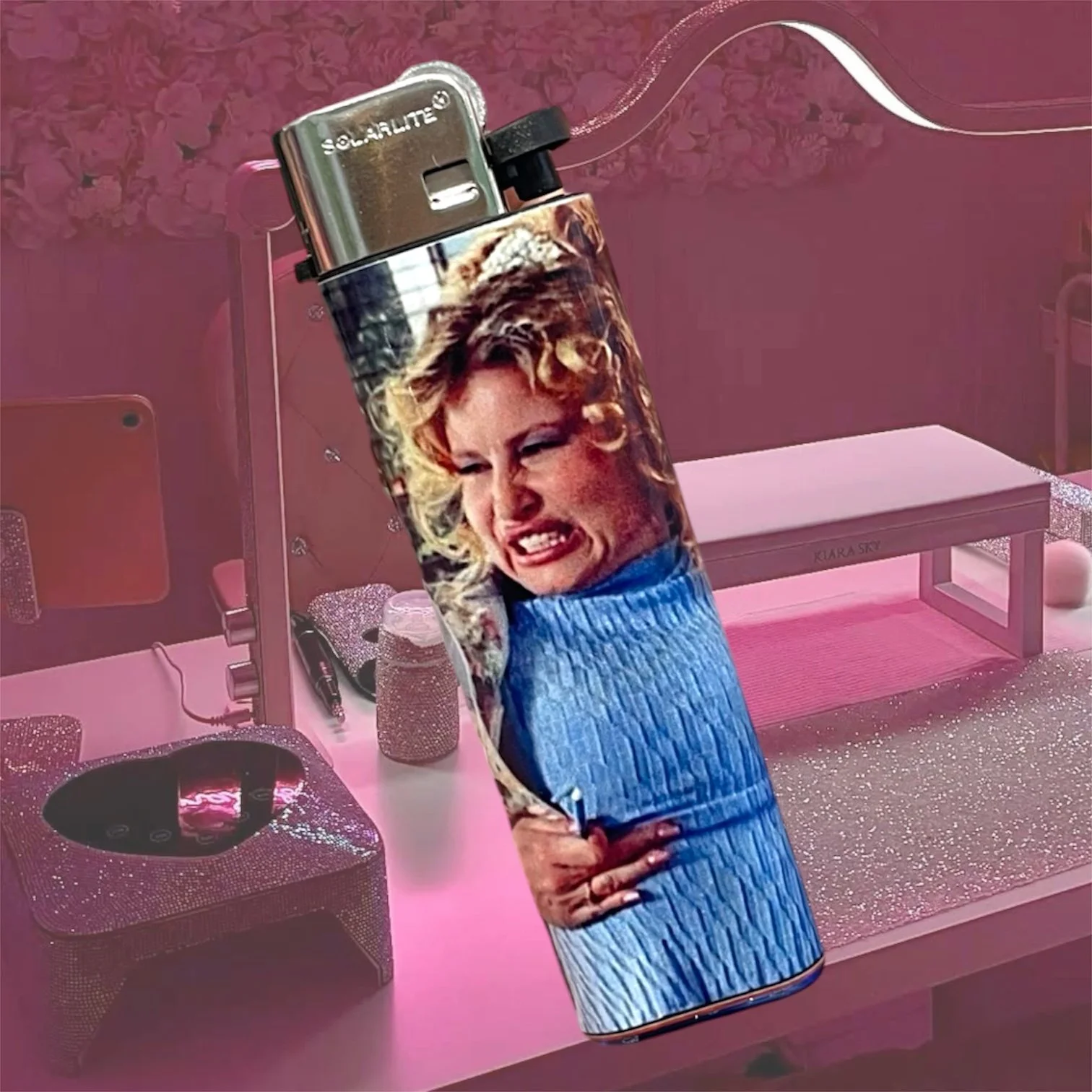JENNIFER BEND & SNAP LIGHTER