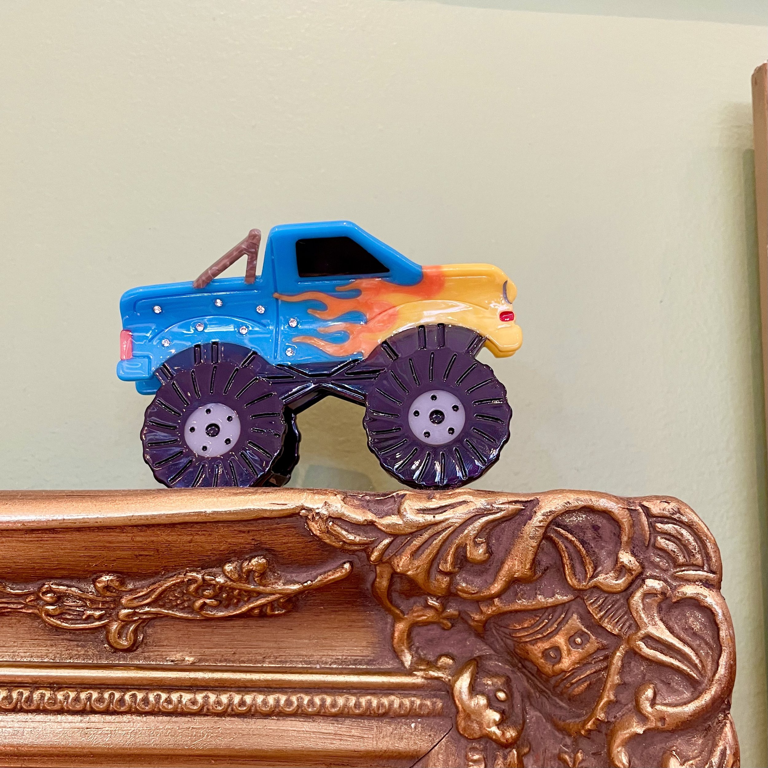 BABE DIGGER MONSTER TRUCK HAIR CLIP