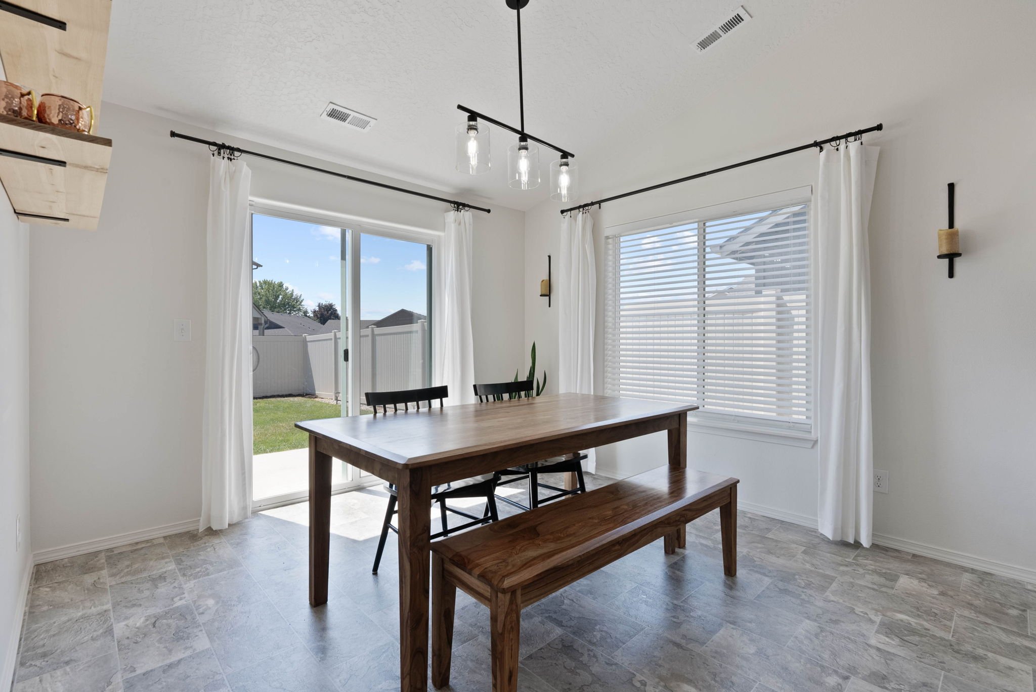 Inside-Spokane- Sanson Ave-8.jpg