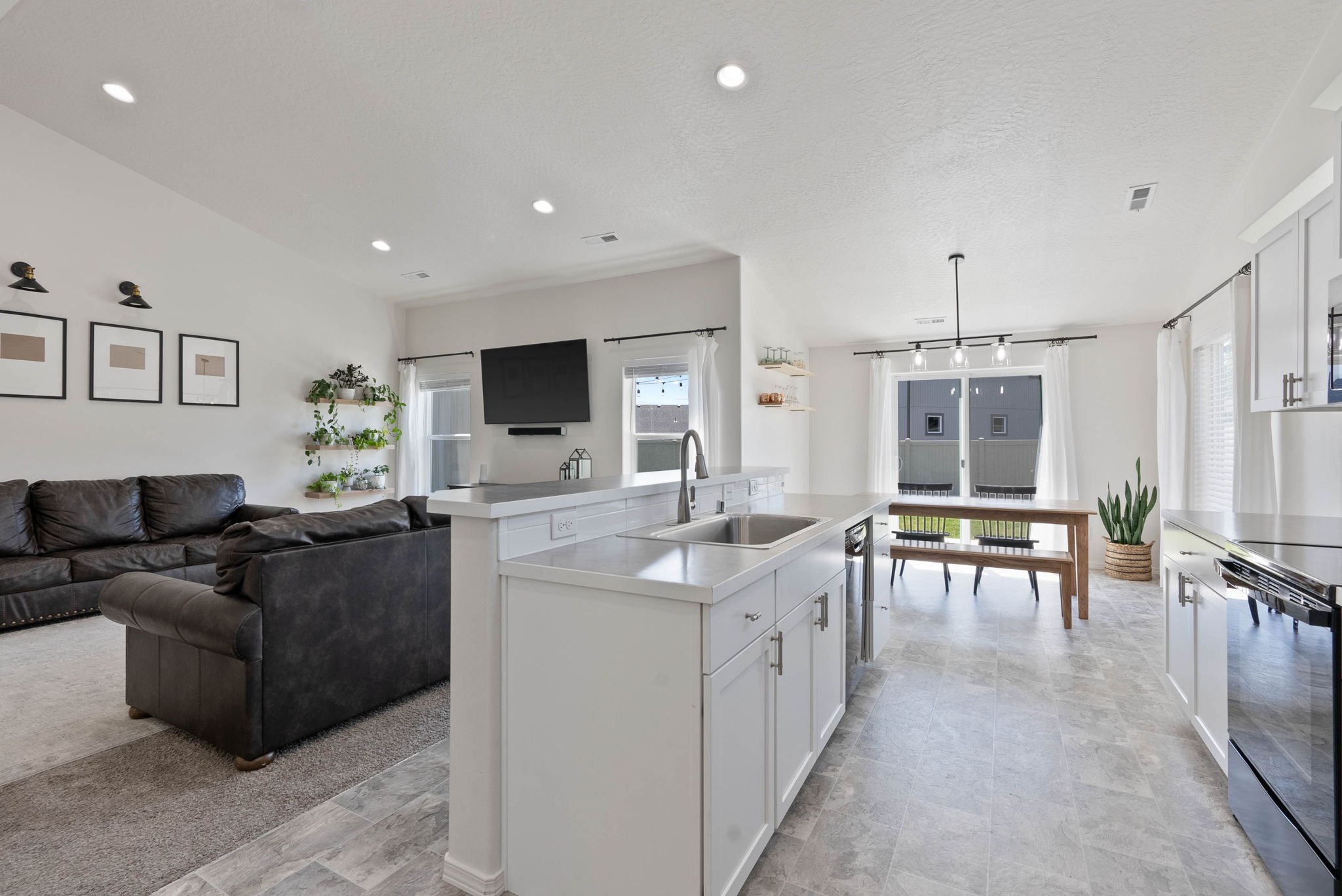 Inside-Spokane- Sanson Ave-13.jpg