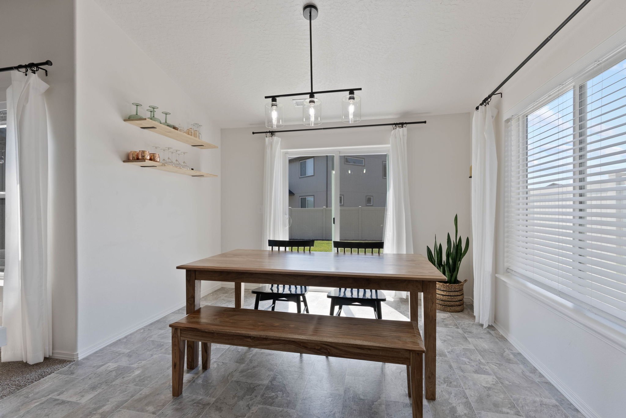 Inside-Spokane- Sanson Ave-9.jpg