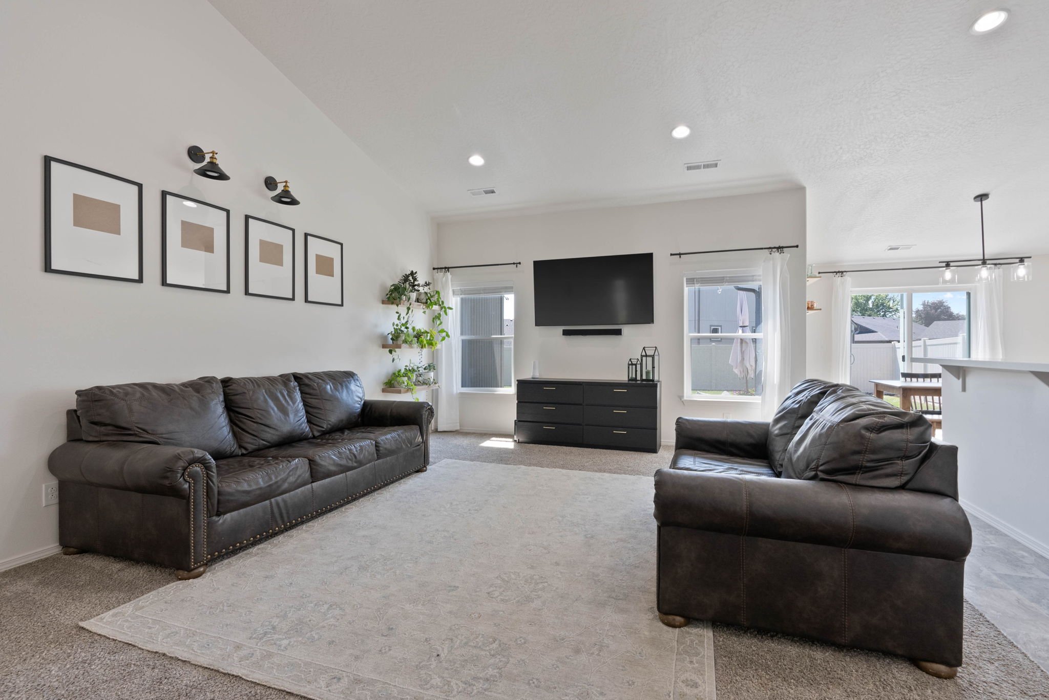 Inside-Spokane- Sanson Ave-5.jpg