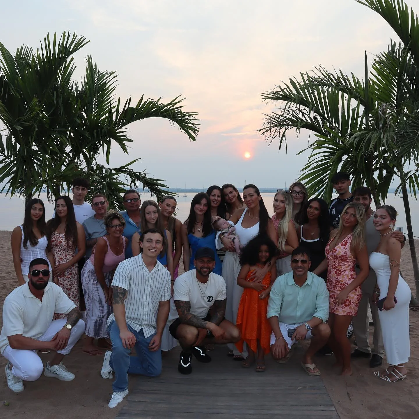 Surrounded by good food &amp; good company 🤍🌸🌅

Enjoying these last days of summer together with our salon family 

#vimasalon #cthairsalon #cthairstylist #ctlashtech #salonfamily #salonlife #vlog #contentcreator