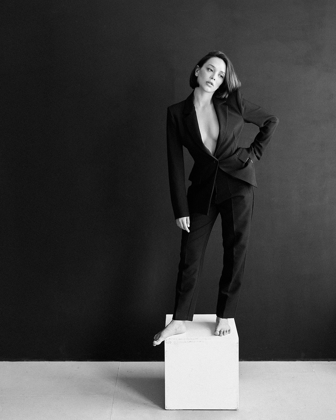 102_olivia1031-BW-C-Web.jpg