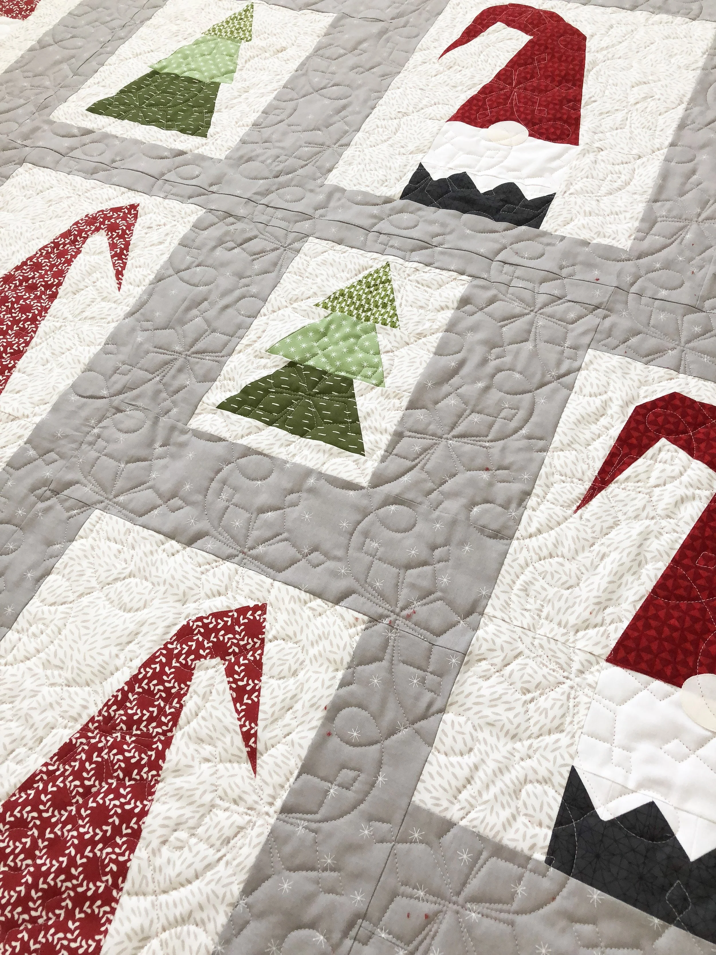 LeAnn’s “a tale of two gnomes” quilt!