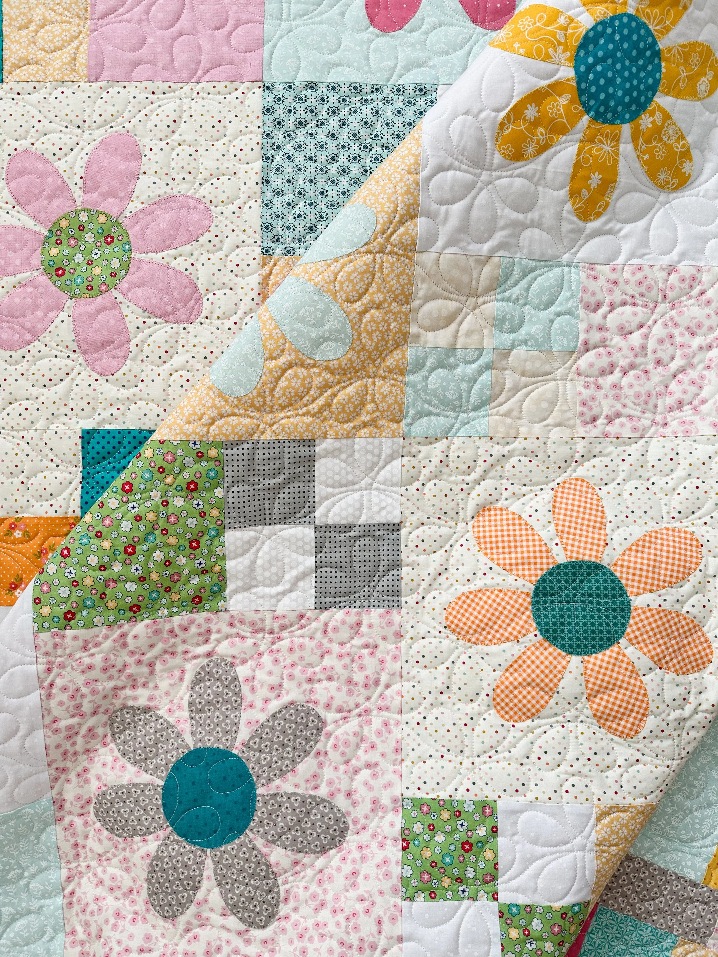 Shirlene’s Vintage Daisies Quilt