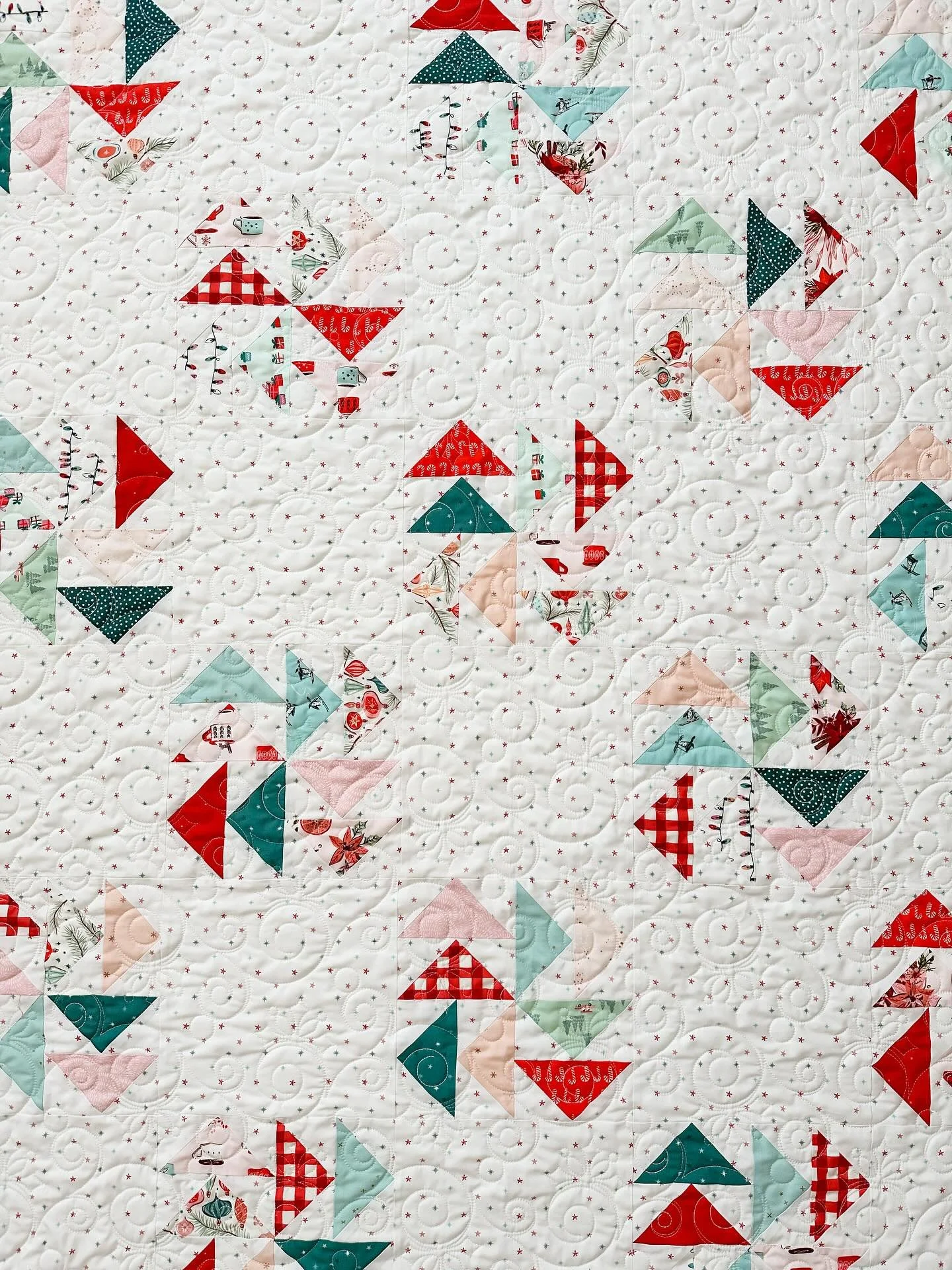 Louise&rsquo;s darling Christmas Serenade quilt is on the blog!  Do you have a Christmas quilt that&rsquo;s ready to get quilted?  I&rsquo;d love to help you quilt it and get it ready for this upcoming Christmas season.

I searched high and low for t
