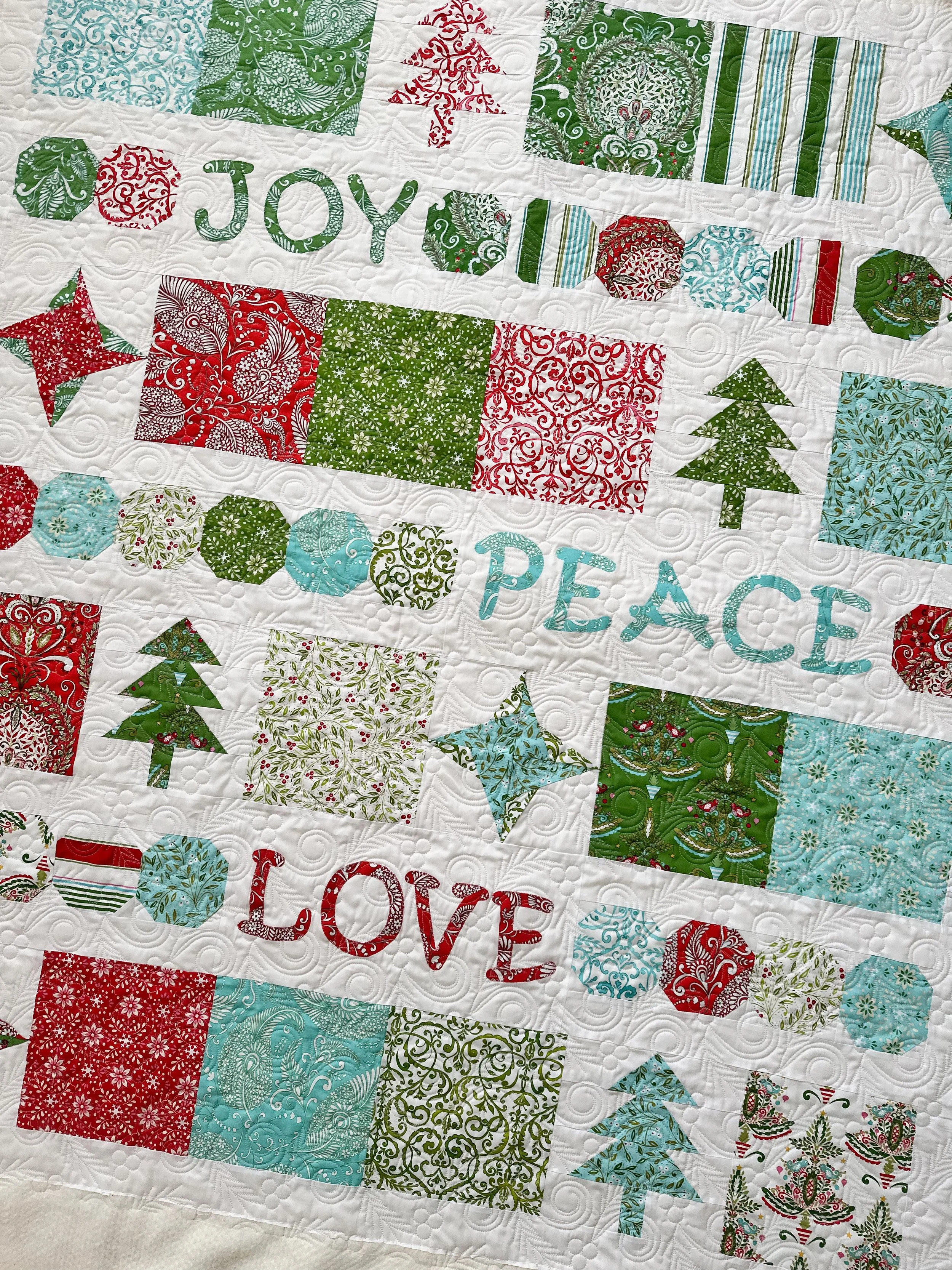 Maryellen’s Peace, Love, Joy quilt