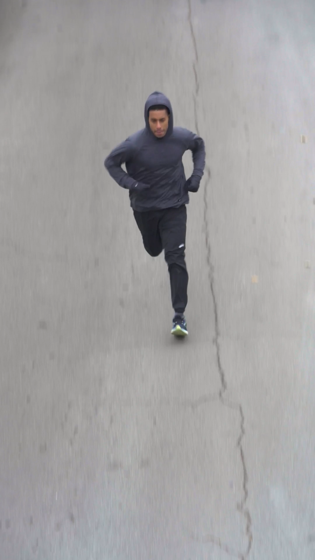 BROOKS_Jan_Batch2_Shoe_Slice2_FINAL.00_00_49_08.Still017.png