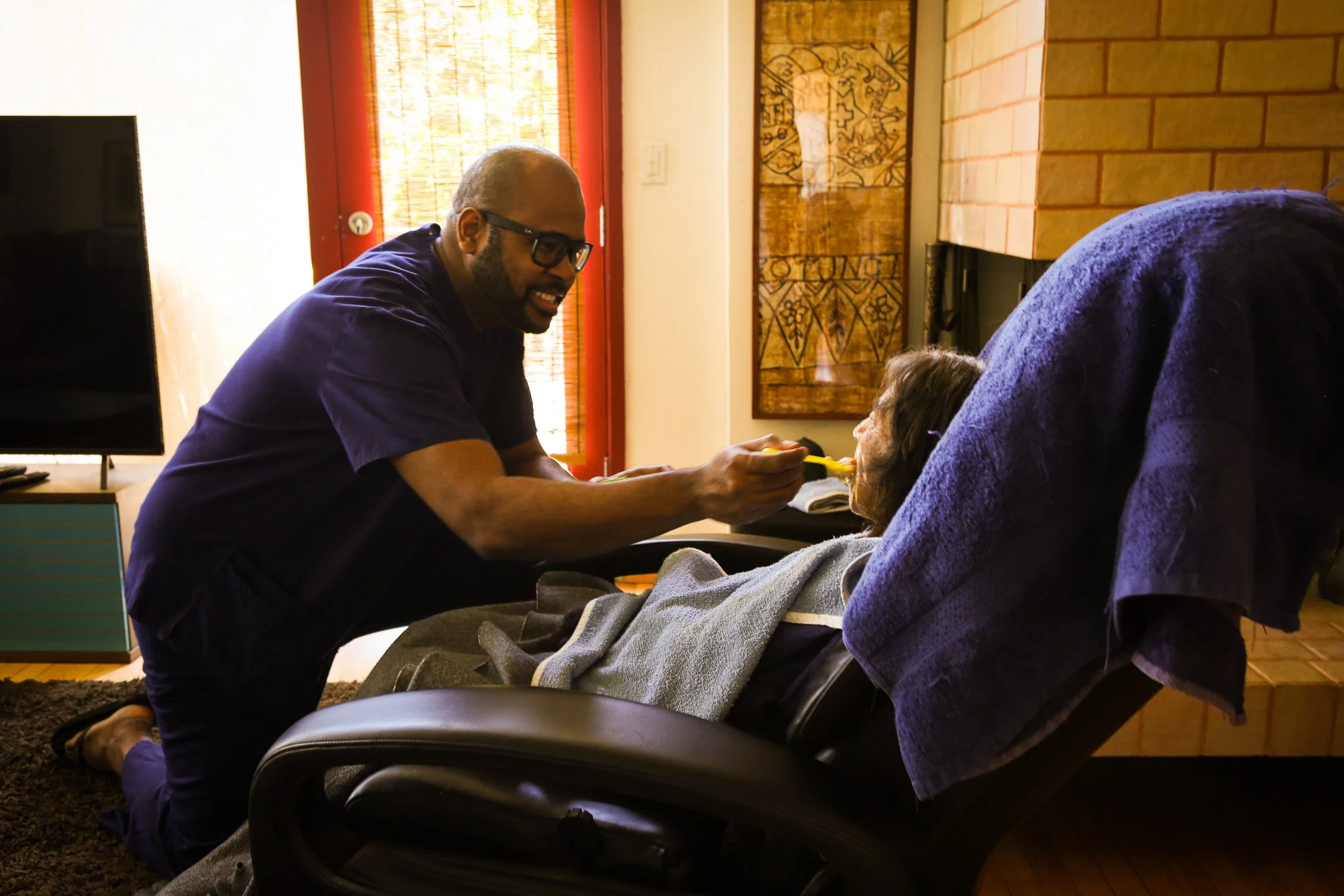 Are There Affordable Live-In Care Options for Seniors in Los Angeles?