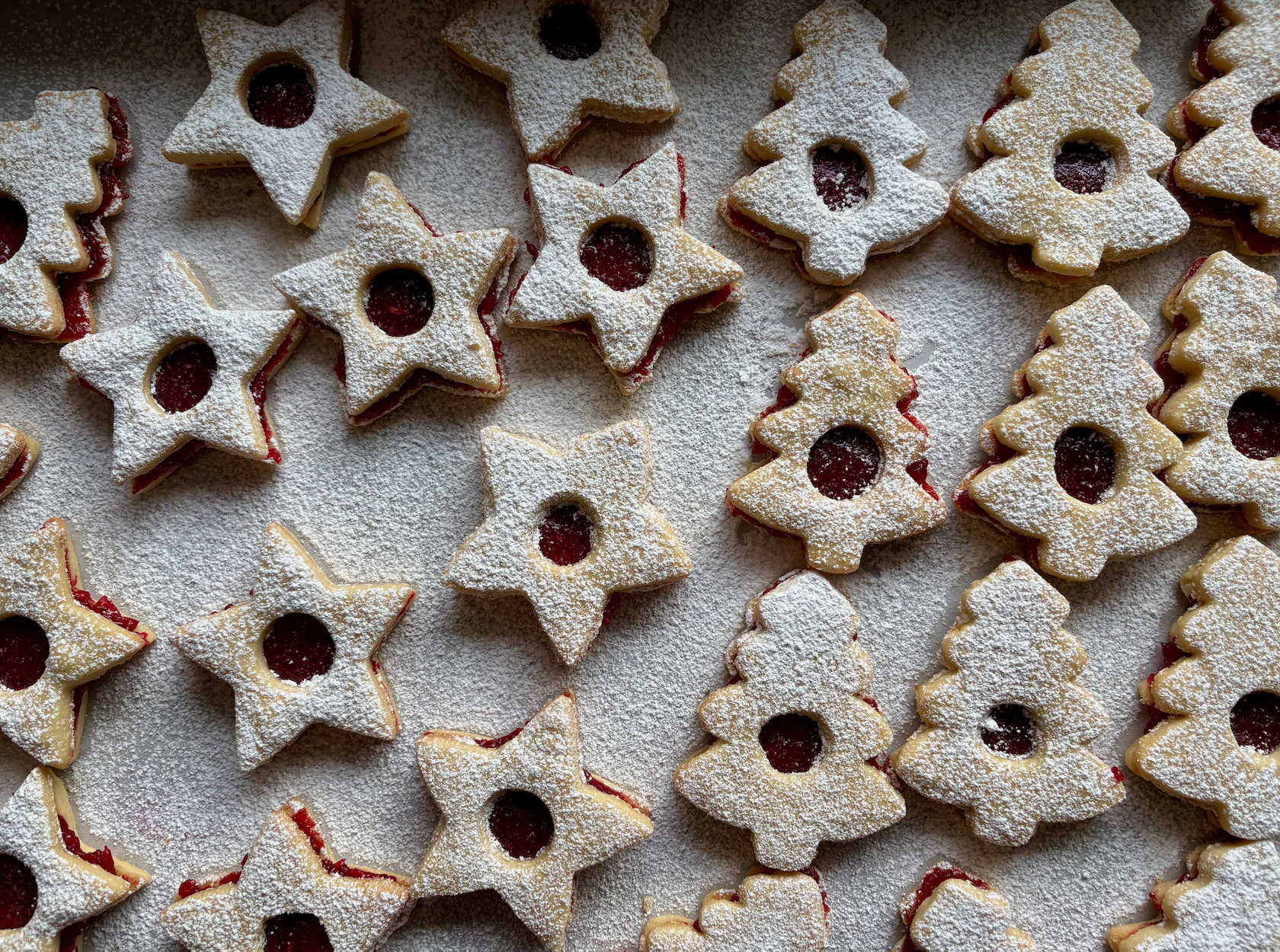 Holiday Linzer Cookies 