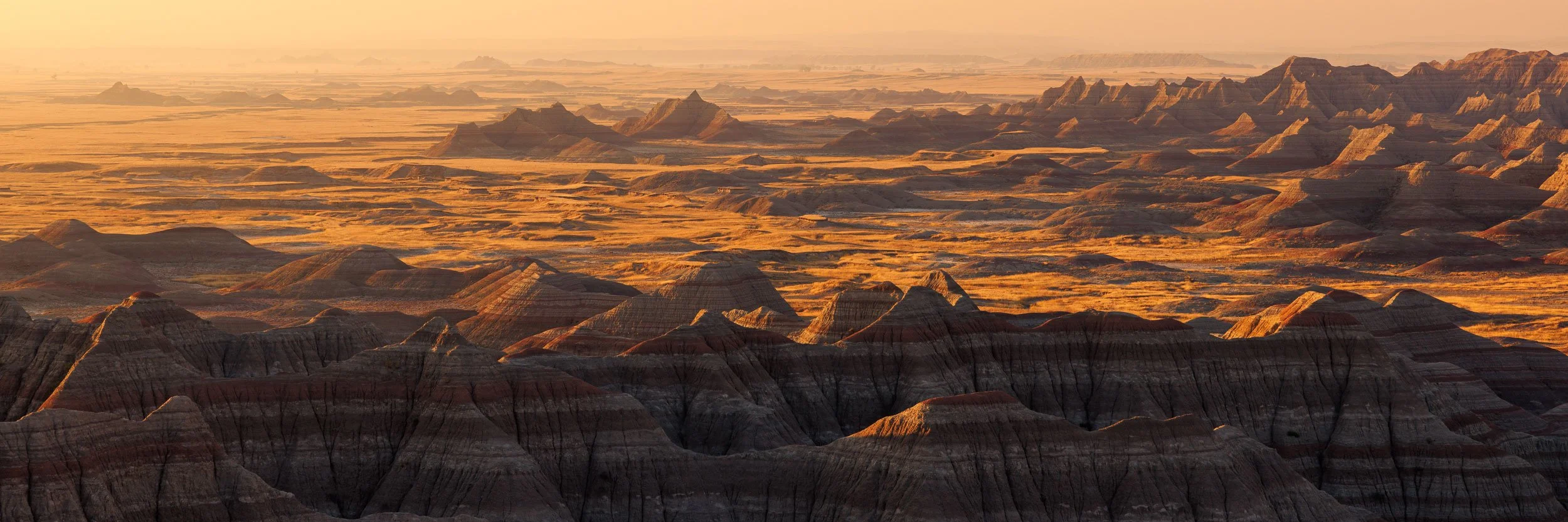 Sunrise-Badlands-National-Park-Pano.jpg