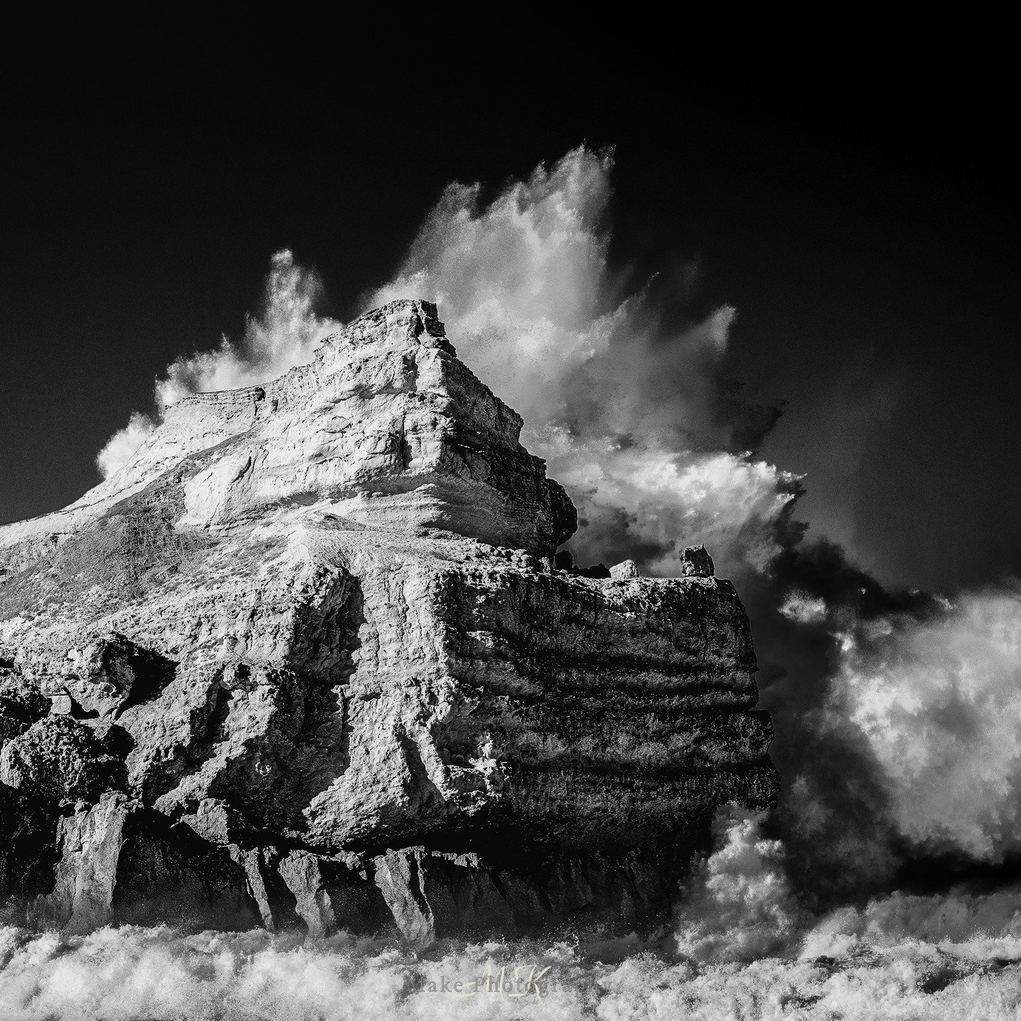 Had a blast at Castlepoint with Pieter and Erin. With both aurora and cloud in the forecast and a long weekend as well. We decided to go in search of clear night skies. The closest location that looked promising was Castlepoint and so a mad plan was 