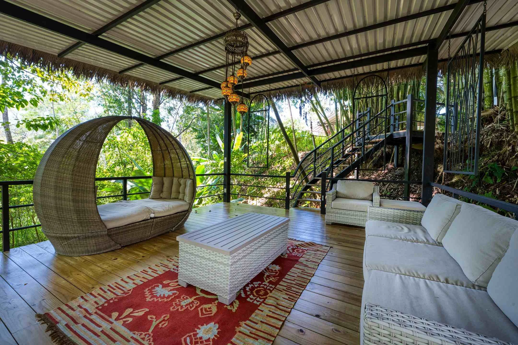 Lounge-areas-grounds-pool-Synergy-12.jpg