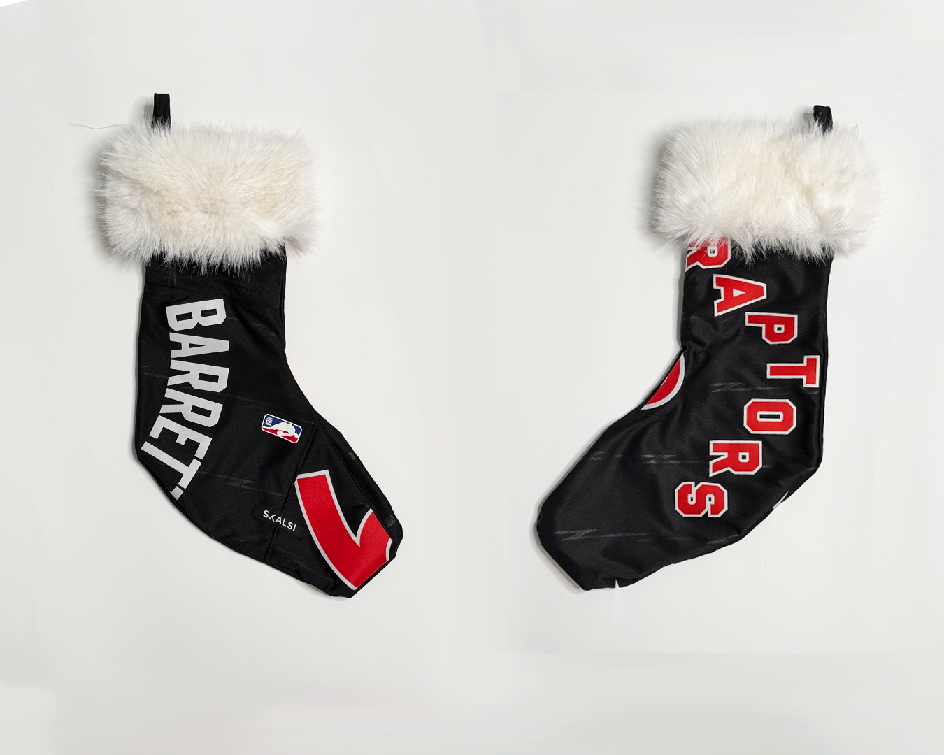 Christmas stockings 3.png