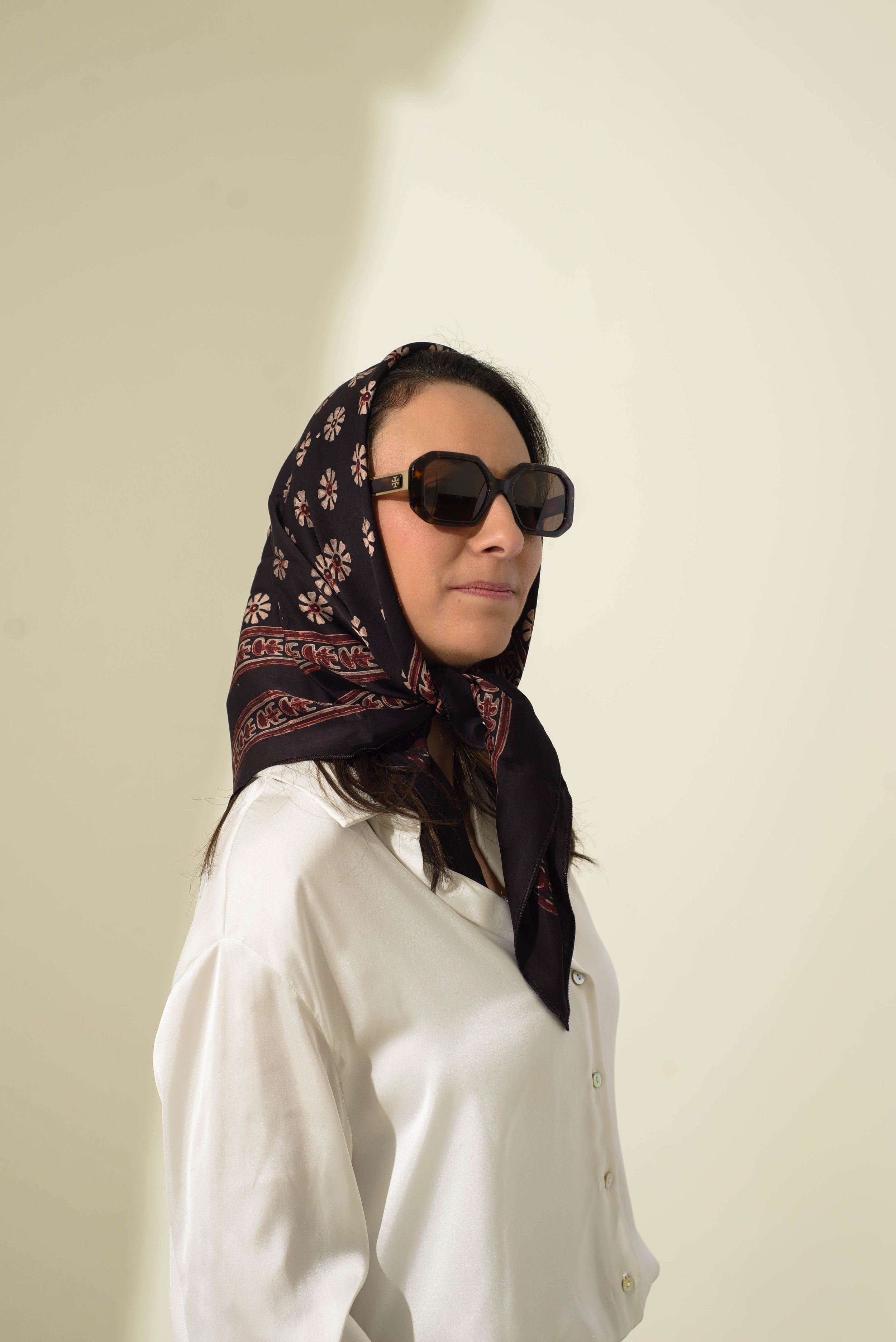 Model Red and Blue Ajrak-min.jpg
