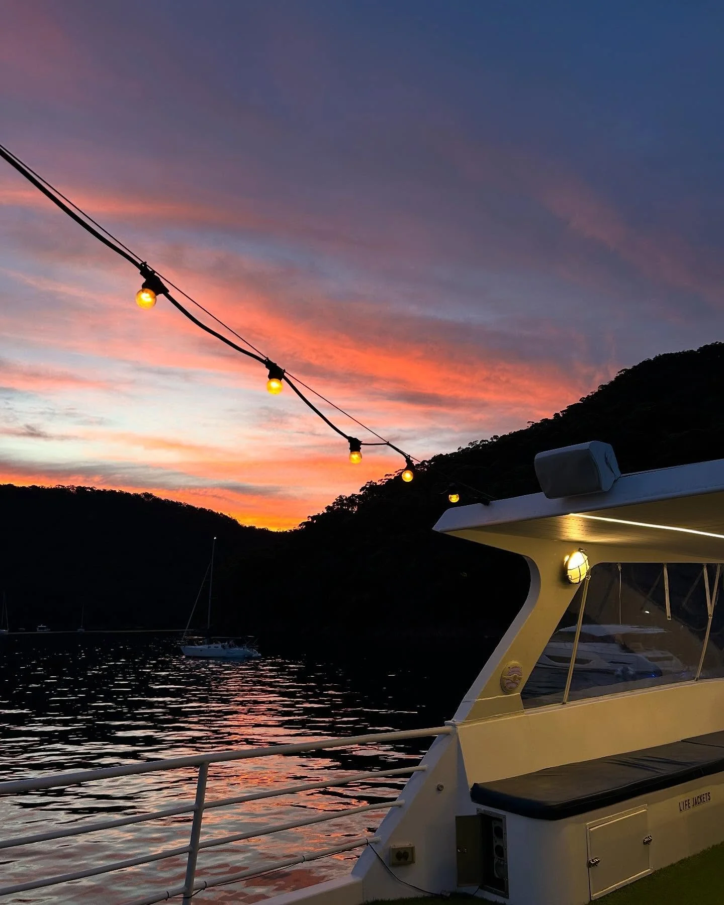 Long weekends are creeping up, book your sunset session in now 🌞