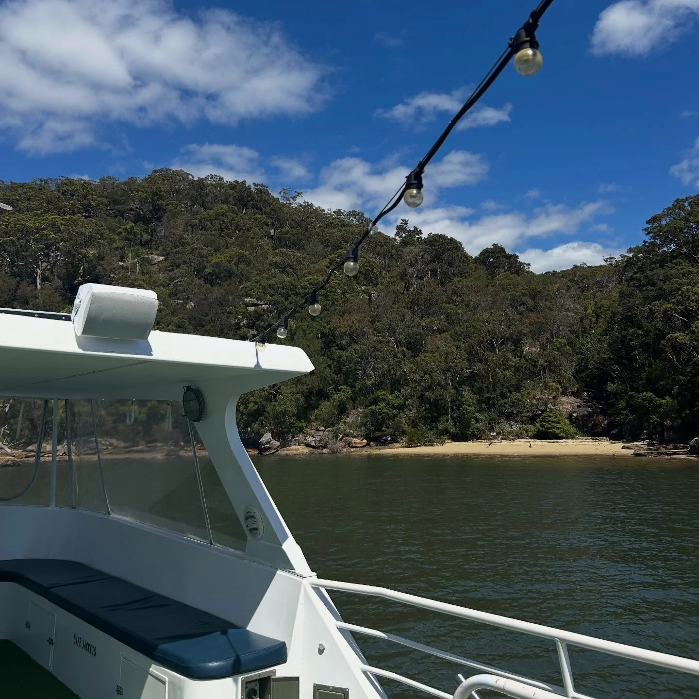 Come and experience the gorgeous bays in Pittwater with us!