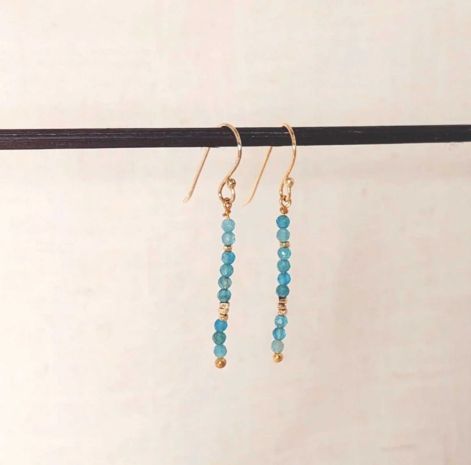 Apatit Ohrringe - ZUFRIEDENHEIT