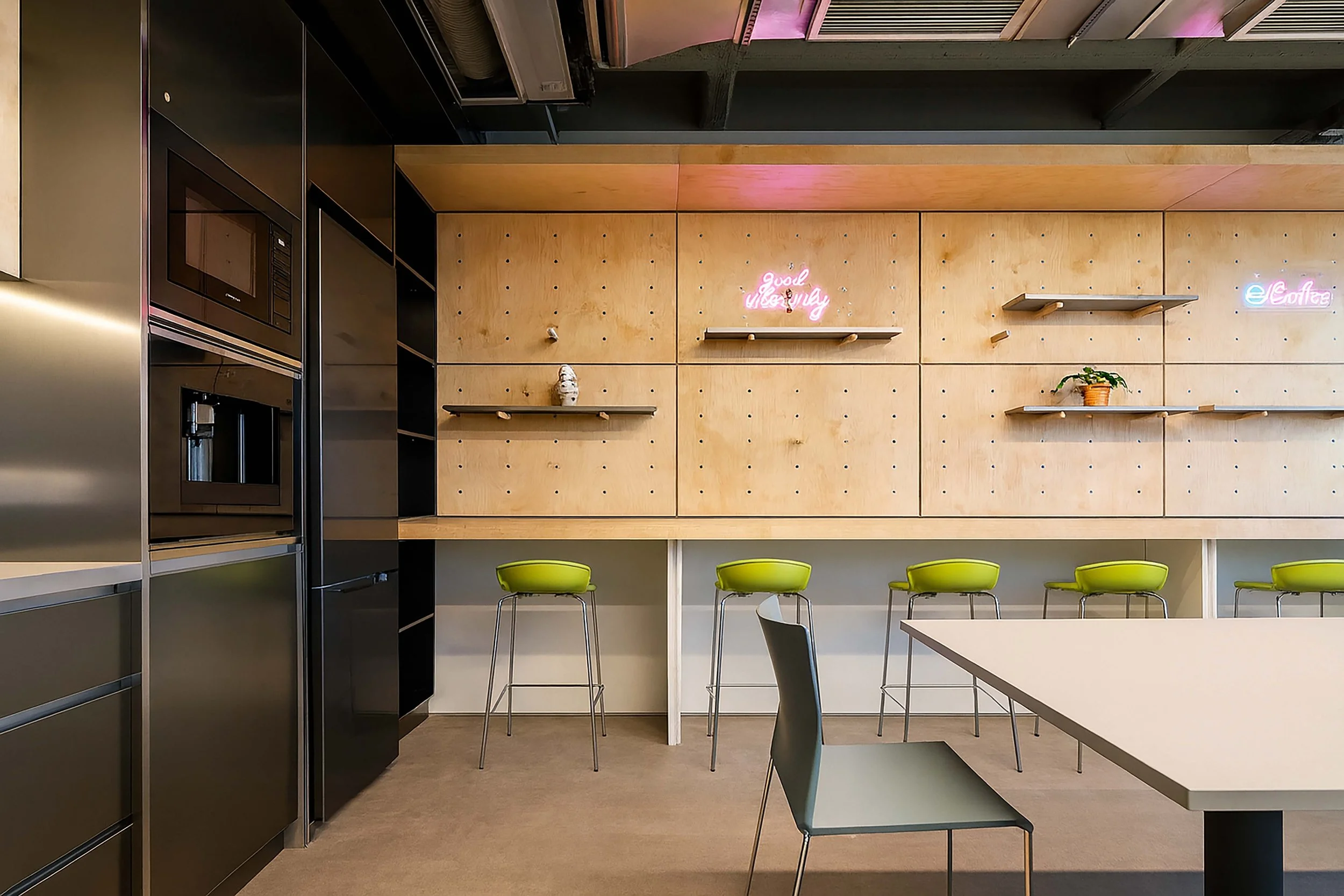 KITCHEN 01.jpg