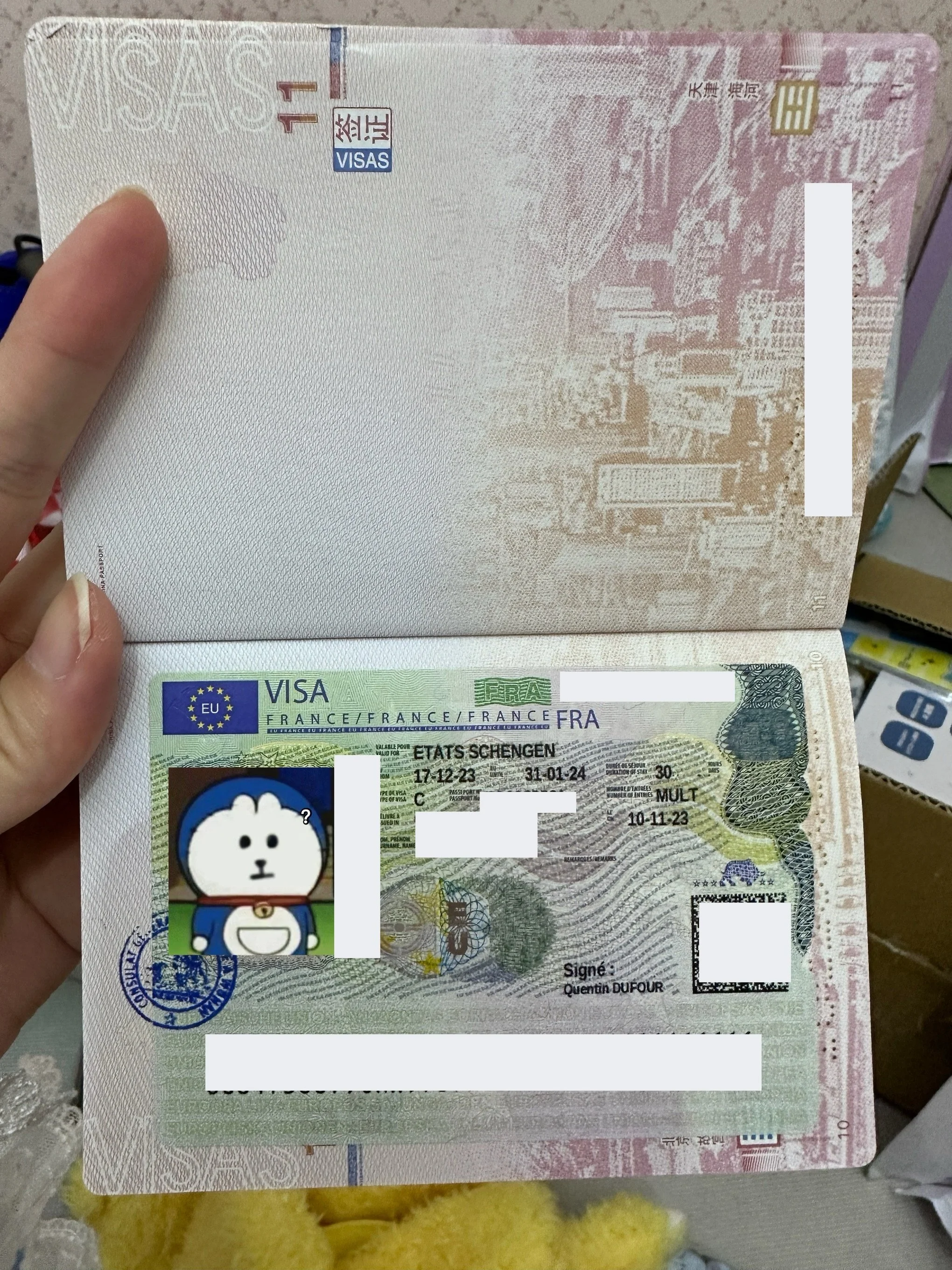 Exploring the Wonders of France and the UK: Ms. Dubois' Journey 🇫🇷✈️🇬🇧