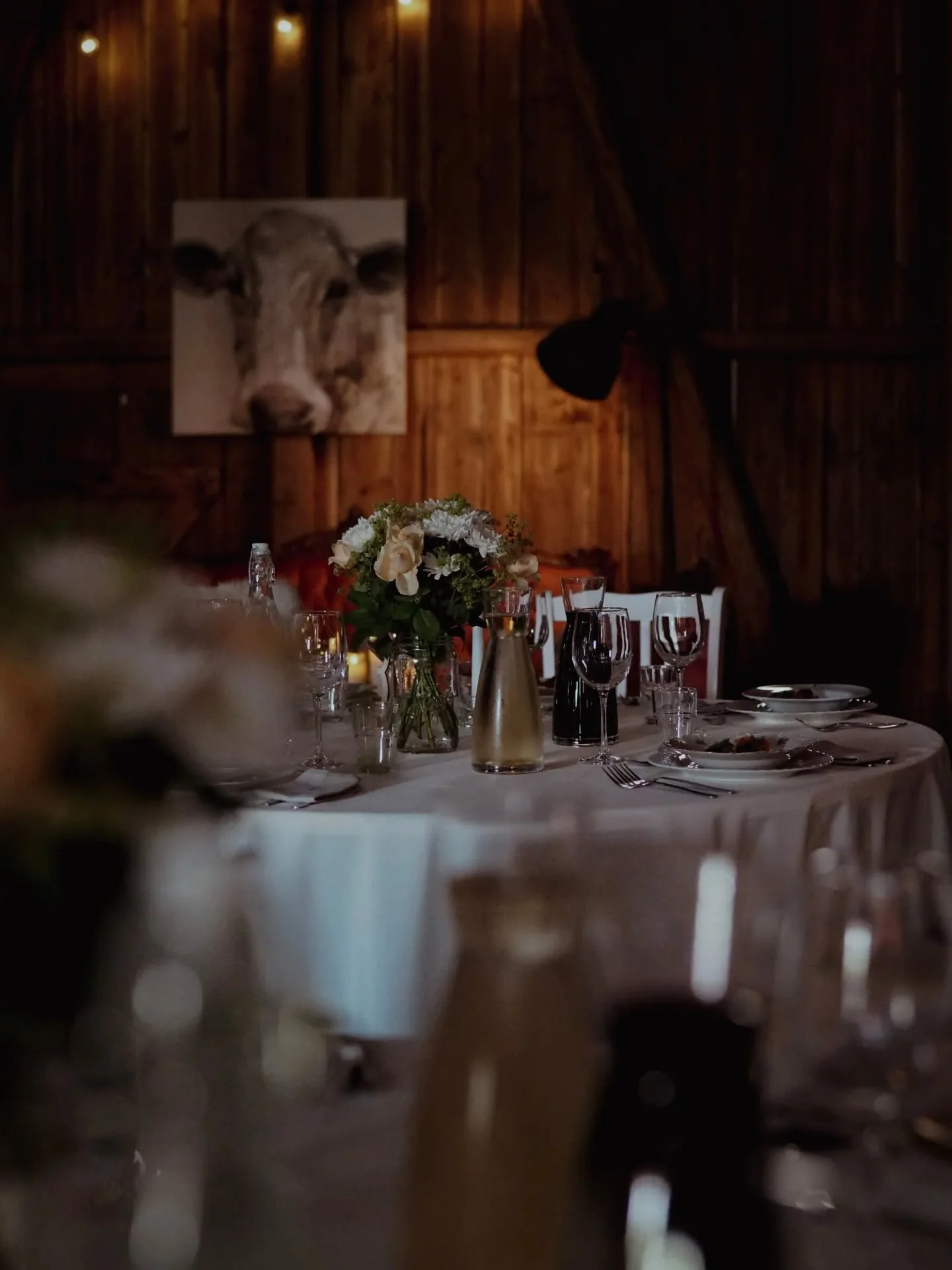 For en magisk stemning det var i dette lokalet ✨️ 

Og prikken over i'en var selvf&oslash;lgelig &aring;pen godteribar gjestene kunne snacke p&aring; gjennom kvelden. Perfekt for &aring; sette sitt preg p&aring; dagen, og perfekt for gjester som aldr