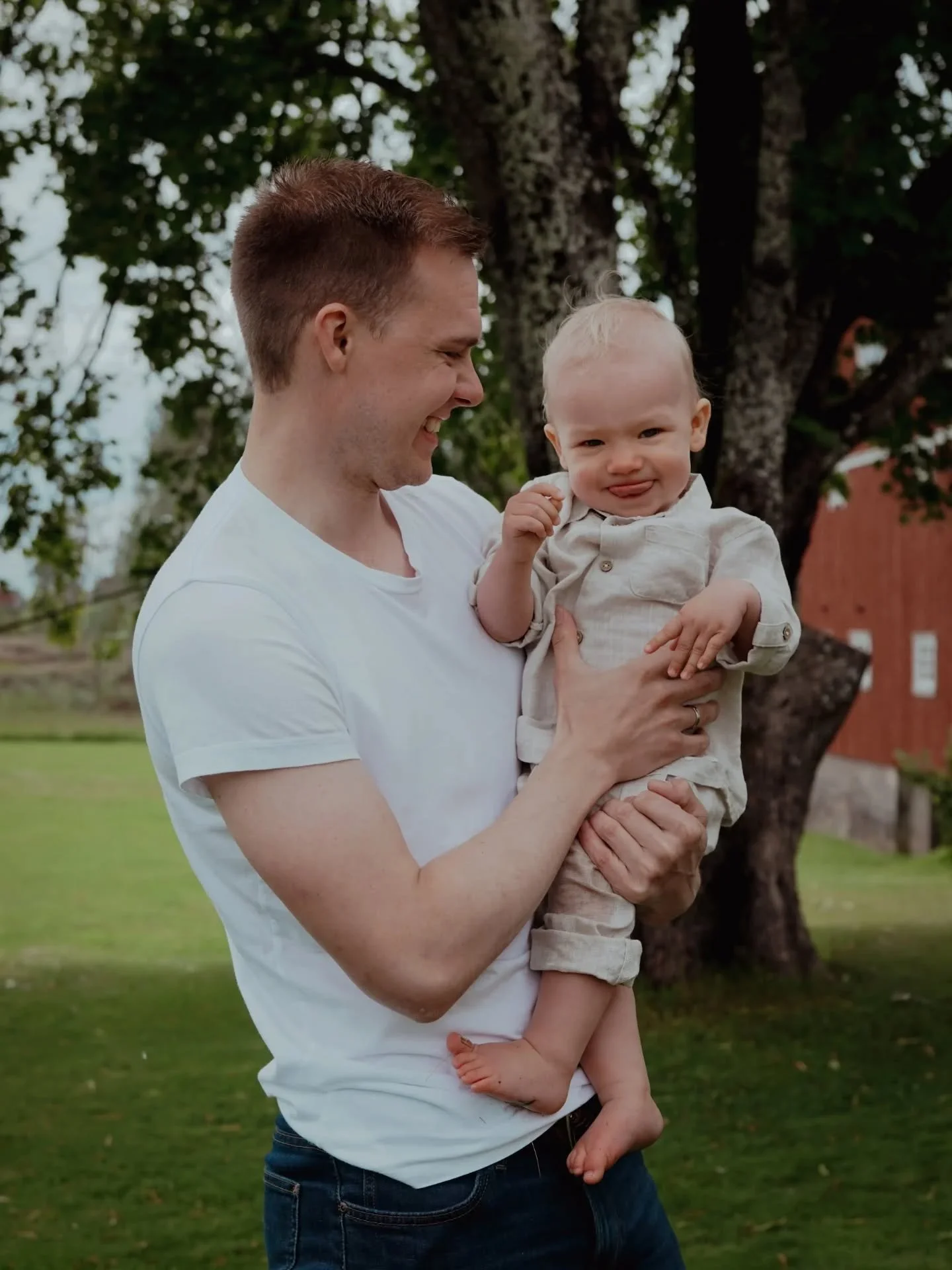 Gratulerer med farsdagen til alle gode pappaer der ute 🩵💙 

#heimdesignstudio #farsdag #fotografering #familiefoto #barnefotograf #fotografitrondheim #norskfotograf
