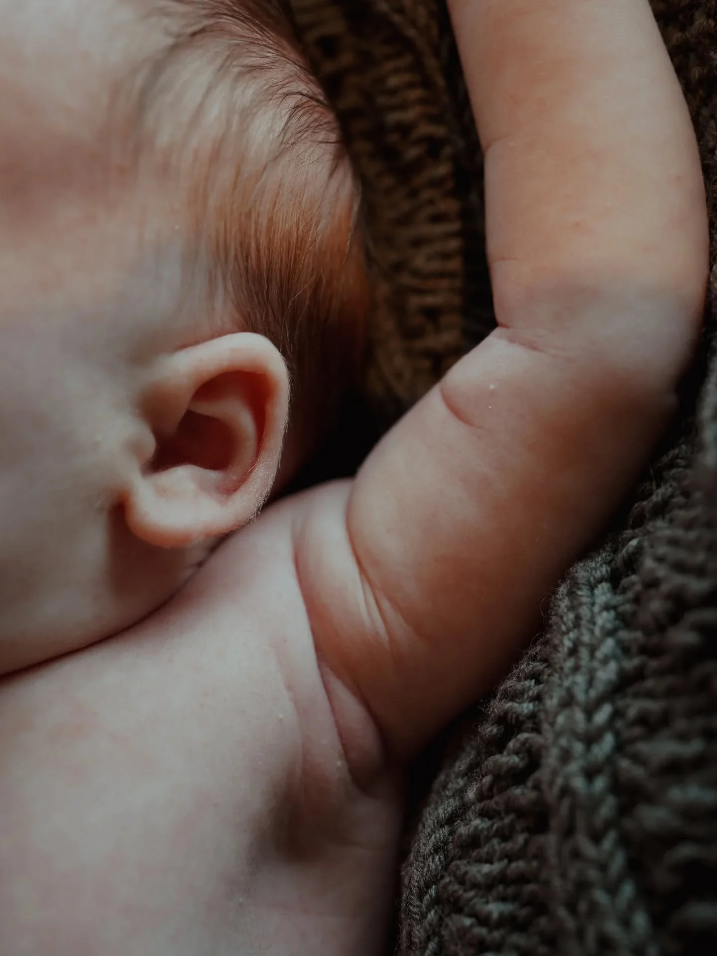 Alle de koselige, sm&aring; detaljene og duften av et helt nytt menneske 💫🧸 

Venter du, eller noen du kjenner, et nytt familiemedlem i &aring;r? 

#heimdesignstudio #heimfoto #nyf&oslash;dtfotograf