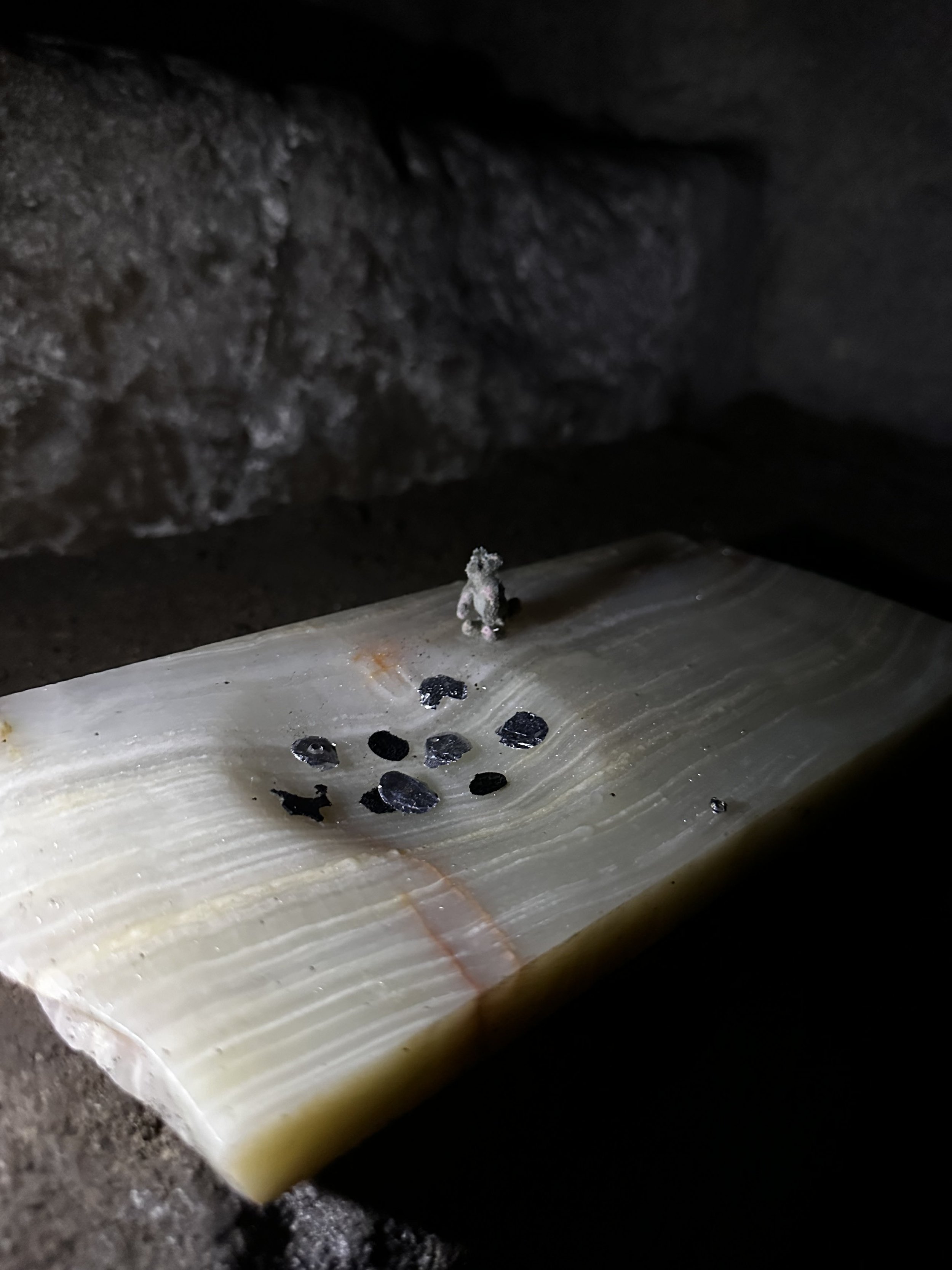 WHAT SHAPE SHOULD I FILE MY NAILS, LONG ENOUGH TO FILE MEMORIES BENEATH MY NAILS, MEMORIES FILED SMALL ENOUGH TO BE SAFE UNDER MY NAILS, SAVOURED LATER — onyx sculpture / scultura in onice by Italian contemporary artist Ambra Viviani, presented at th