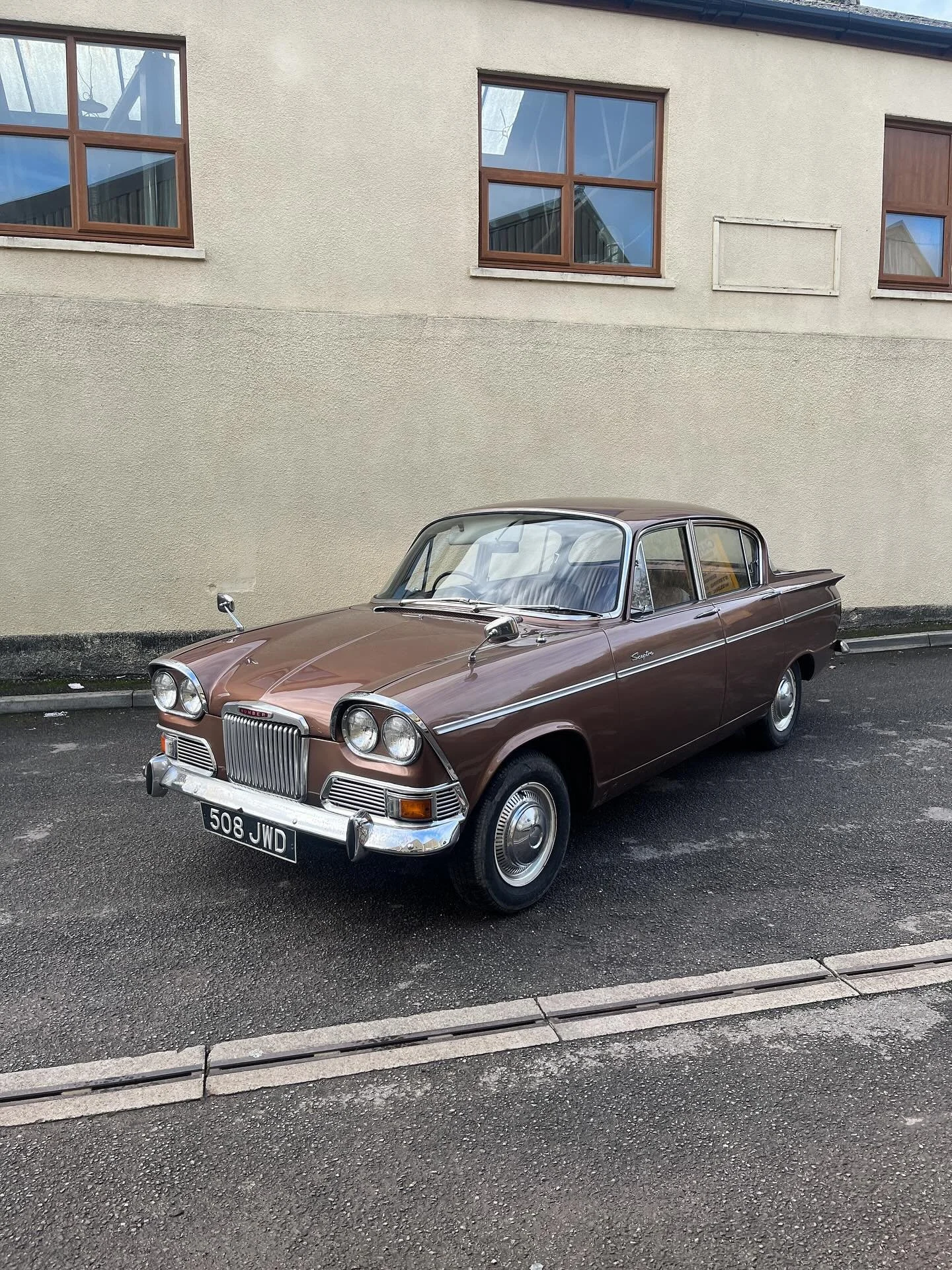 A 1964 Humber Sceptre Mk1 in for a thorough service and inspection. Most historic vehicle owners still like the reassuring feeling of having their cars put through a mock MOT inspection still. We go through everything from brakes, steering, suspensio
