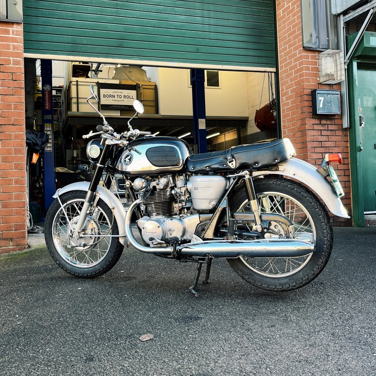 We handed this 1966 Honda CB450 K0 back to its owner today after working through a lot of small issues with spark plugs, caps, float levels, etc. We also fitted a @commonmotor electronic ignition kit to help keep it running on the dot each time. 

#h