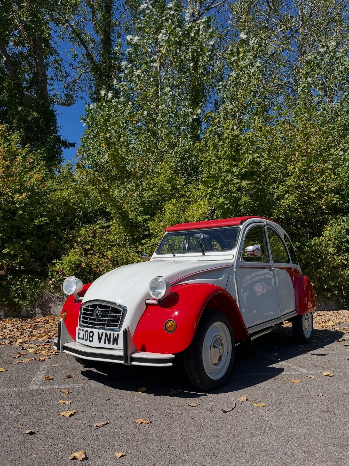 We are super happy to have handed back this 2CV Dolly to its customer last month, having completely replaced the bodyshell with new metal and panels, fitted a galvanised chassis whilst updating all the mechanical components. We worked closely with th